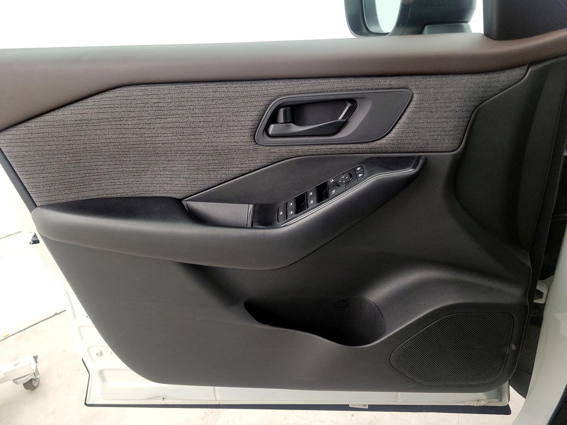 Thumbnail: 2023 Nissan Rogue - 12