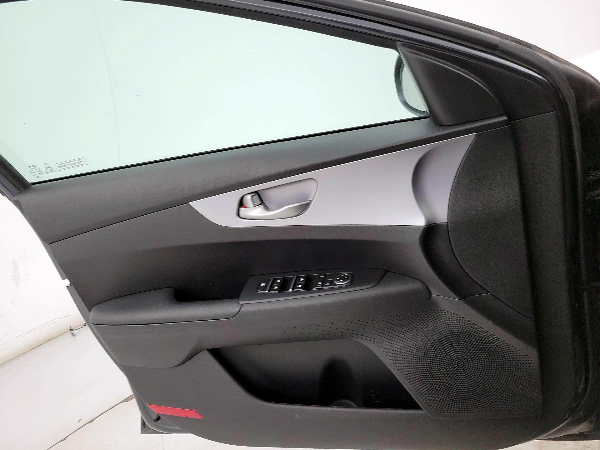 Thumbnail: 2024 Kia Forte - 12