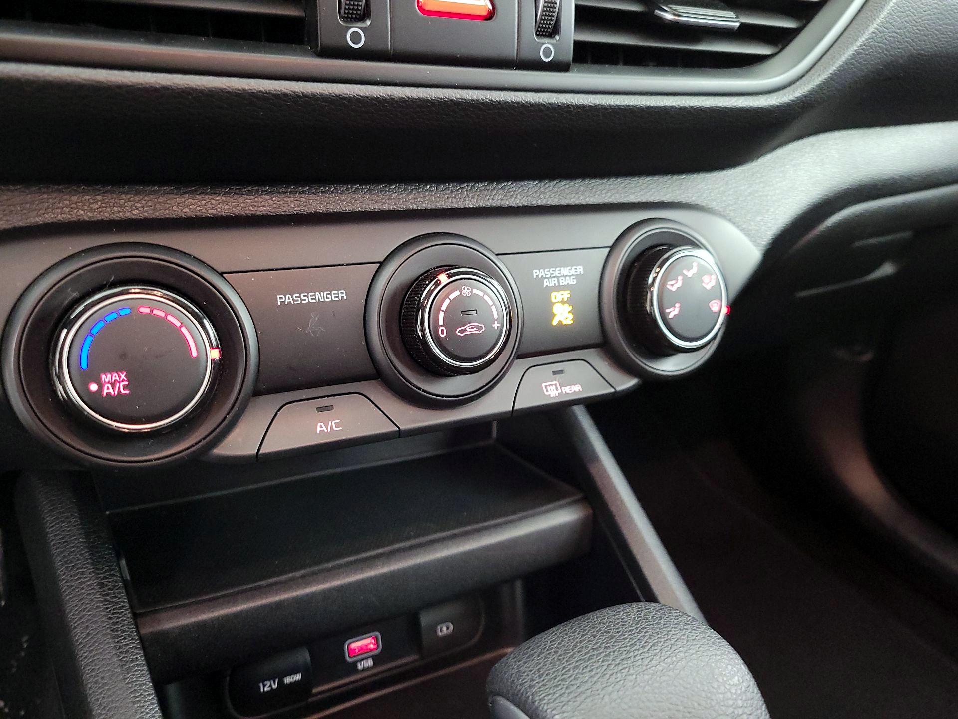 Thumbnail: 2024 Kia Forte - 16