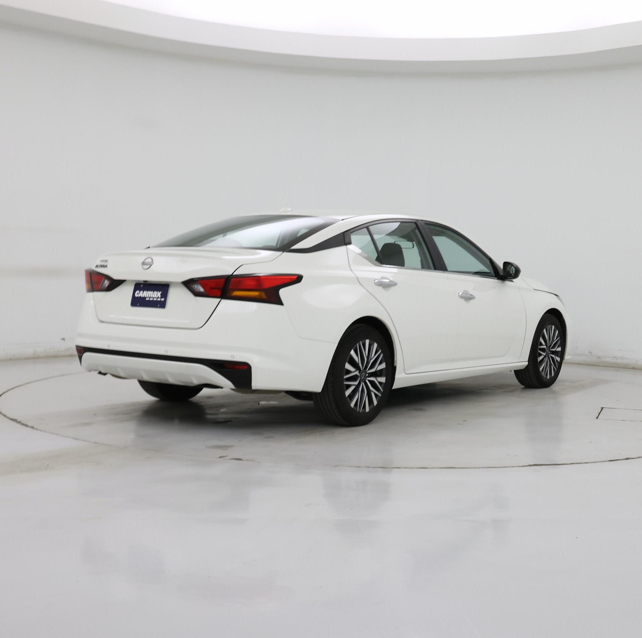 Thumbnail: 2025 Nissan Altima - 8