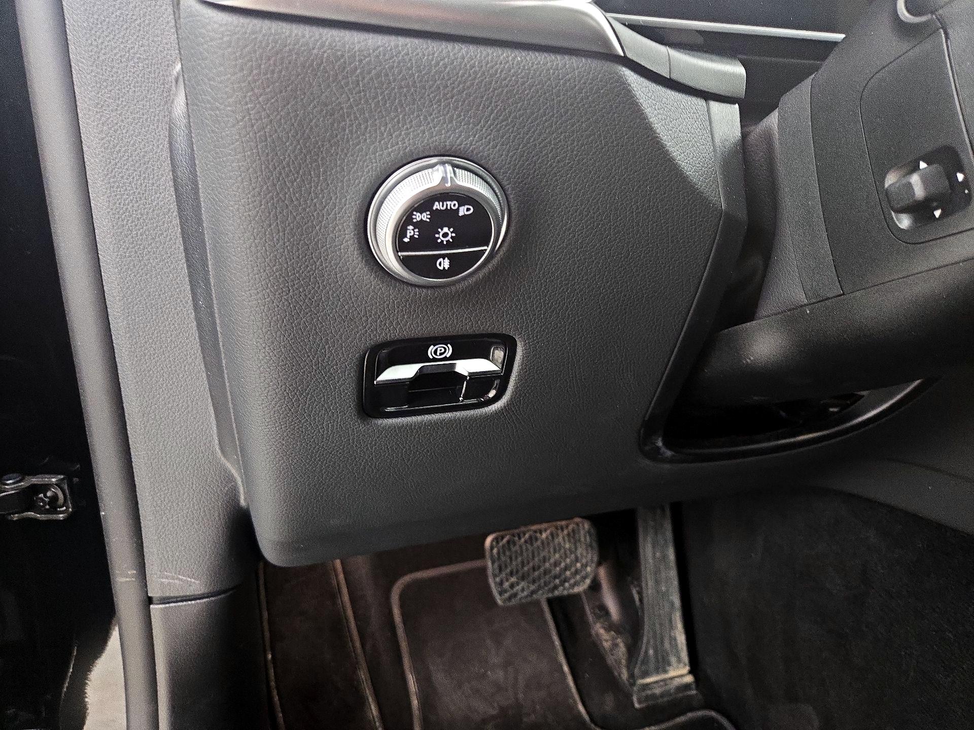 Thumbnail: 2024 Mercedes-Benz GLC - 13