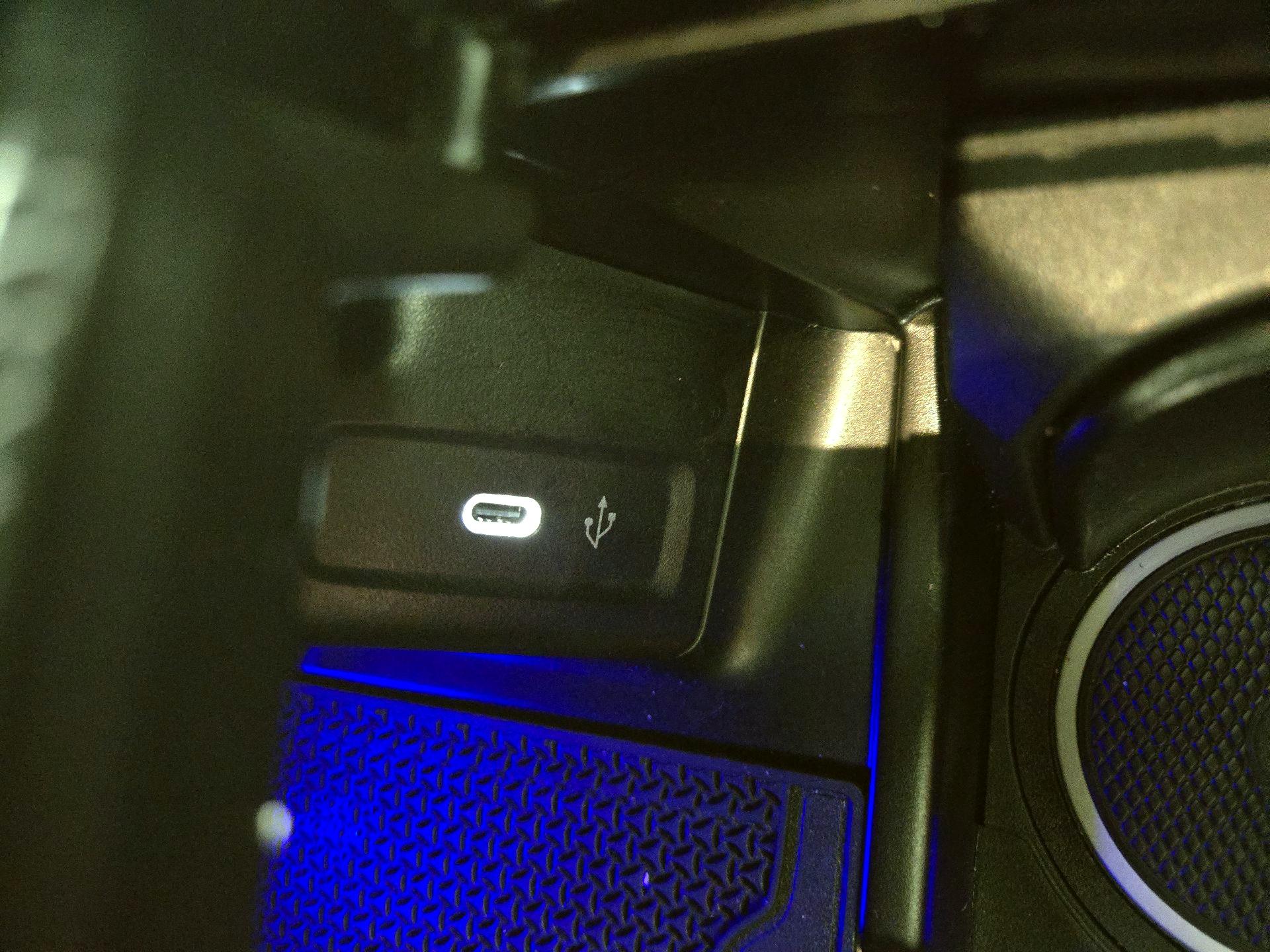 Thumbnail: 2024 Mercedes-Benz GLC - 18