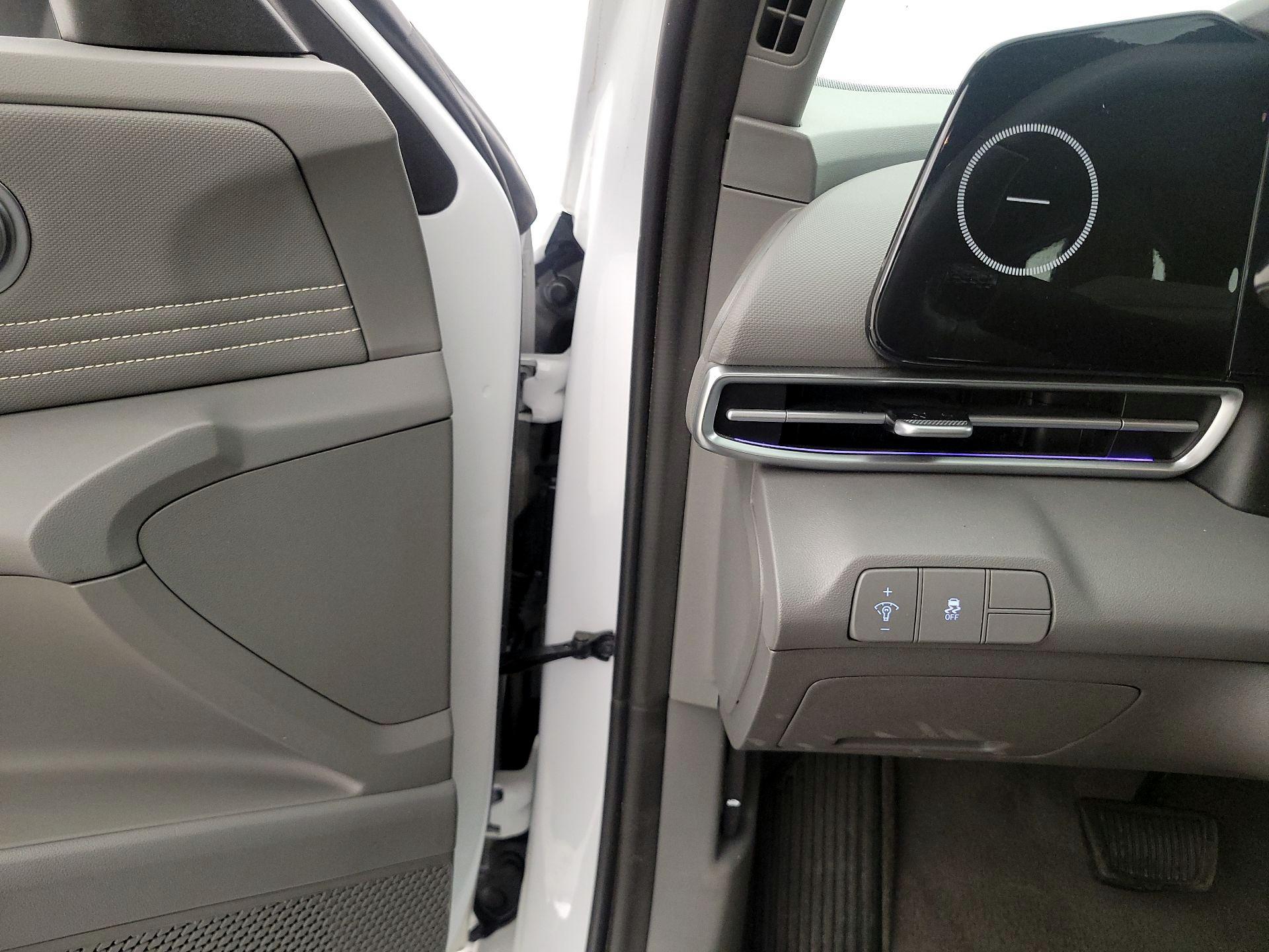 Thumbnail: 2025 Hyundai Elantra - 13