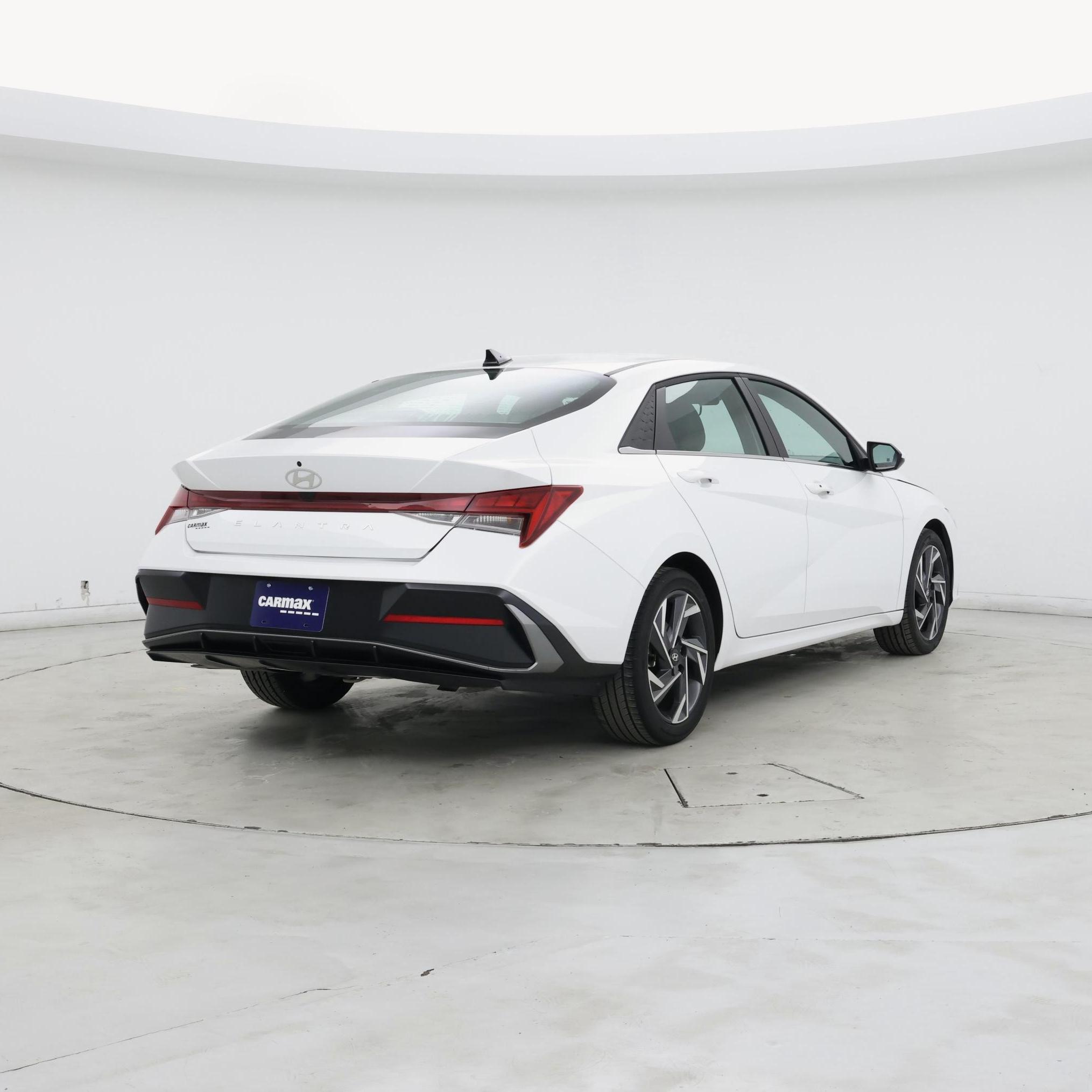 Thumbnail: 2025 Hyundai Elantra - 8