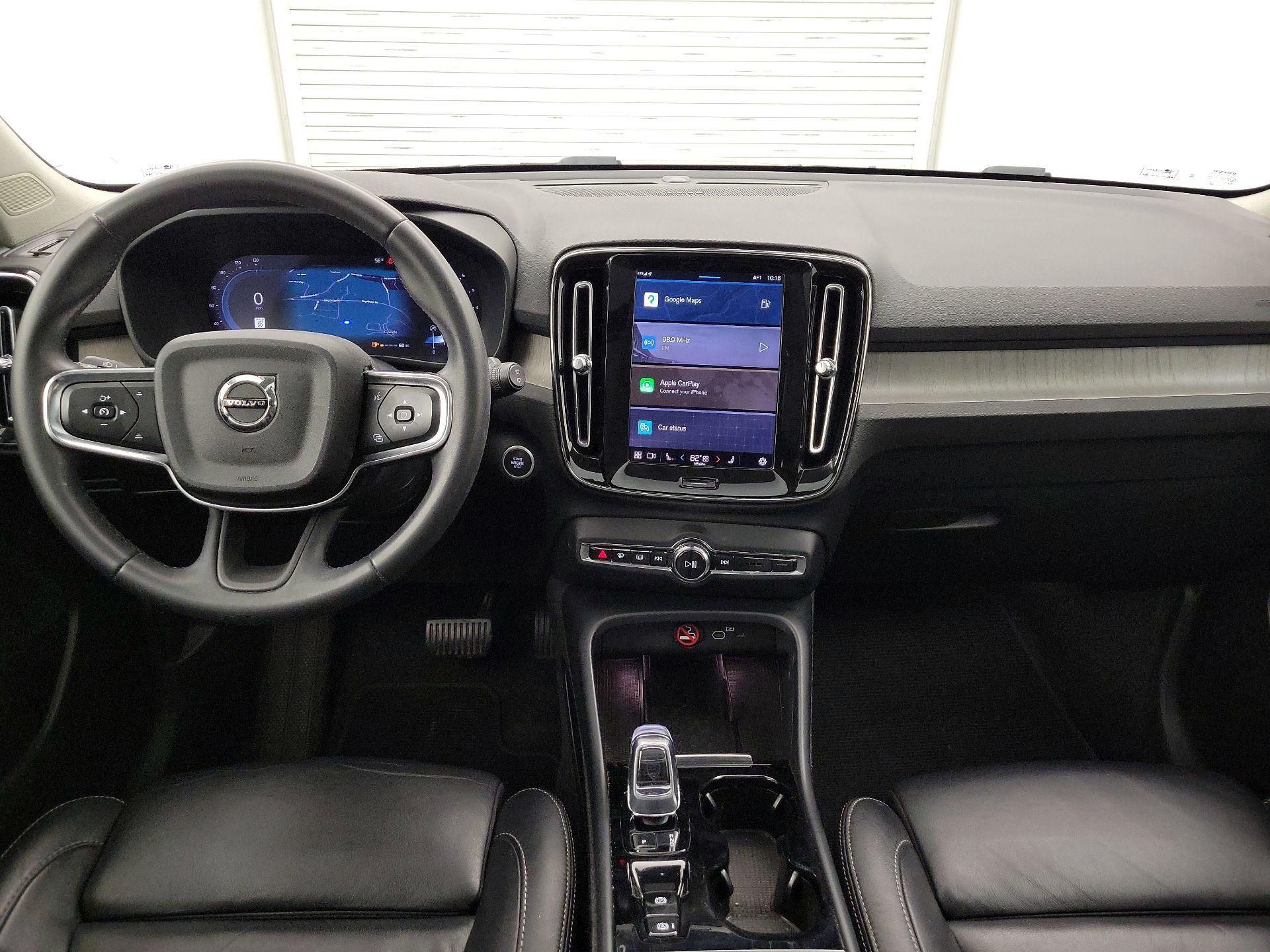 Thumbnail: 2023 Volvo XC40 - 9