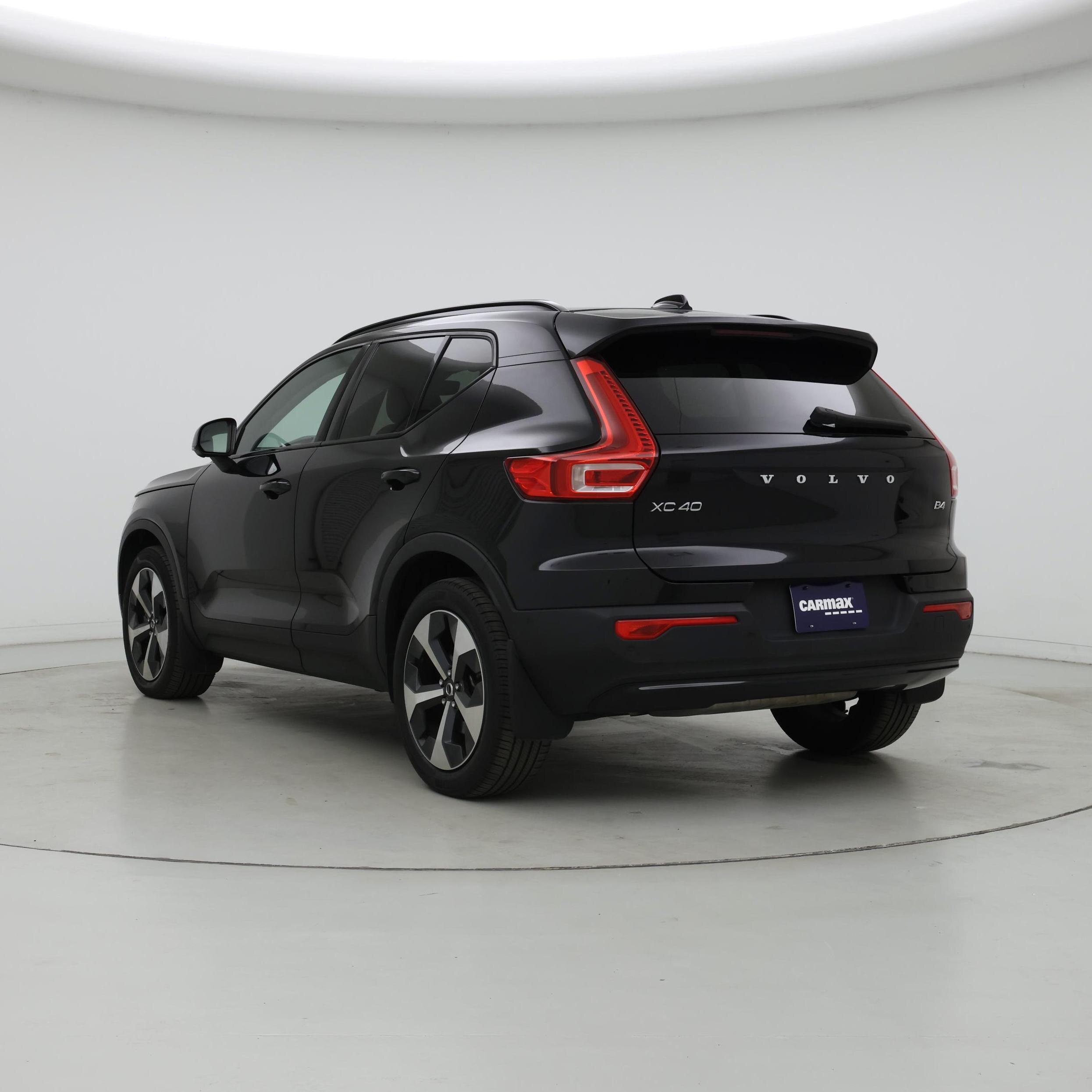 Thumbnail: 2023 Volvo XC40 - 2
