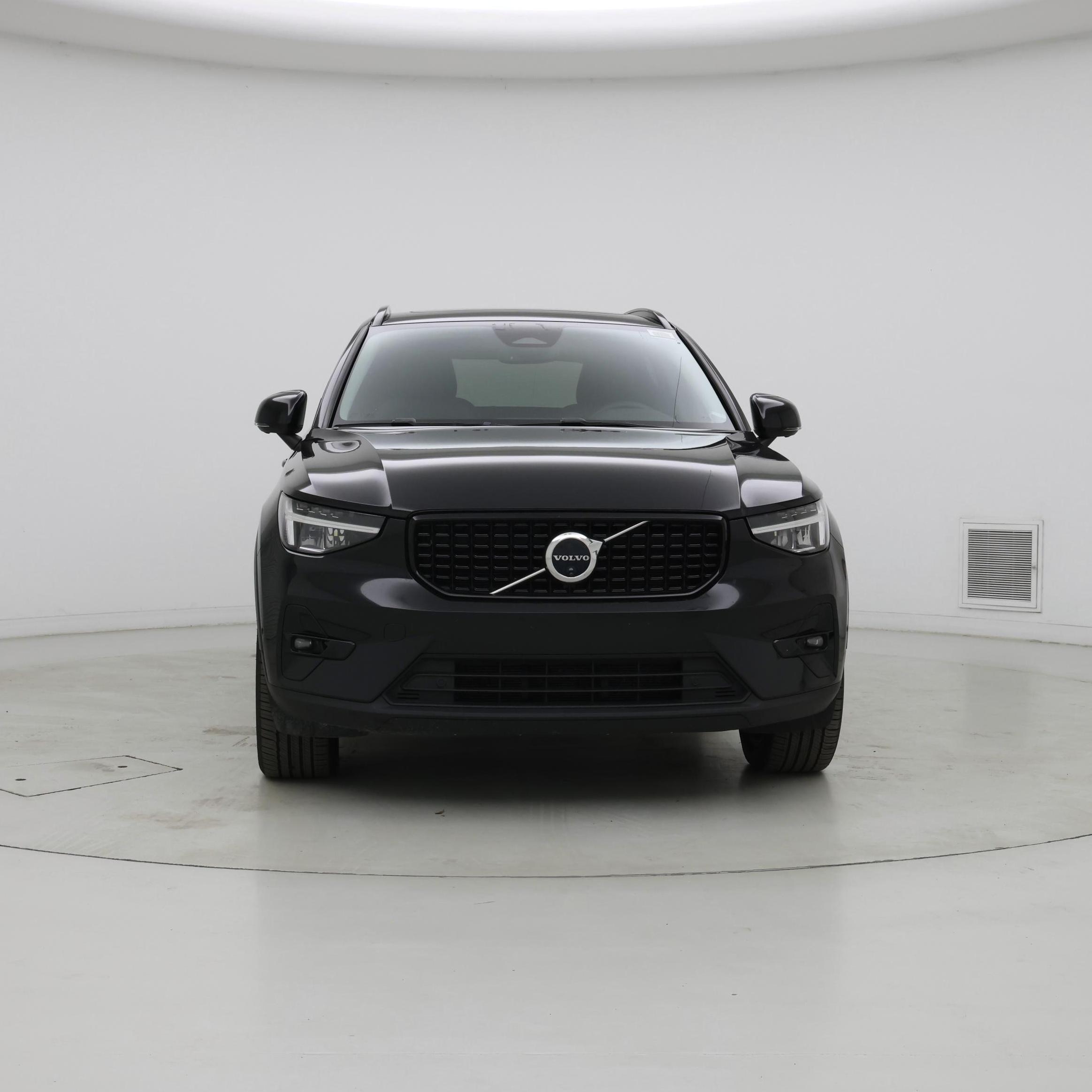 Thumbnail: 2023 Volvo XC40 - 5