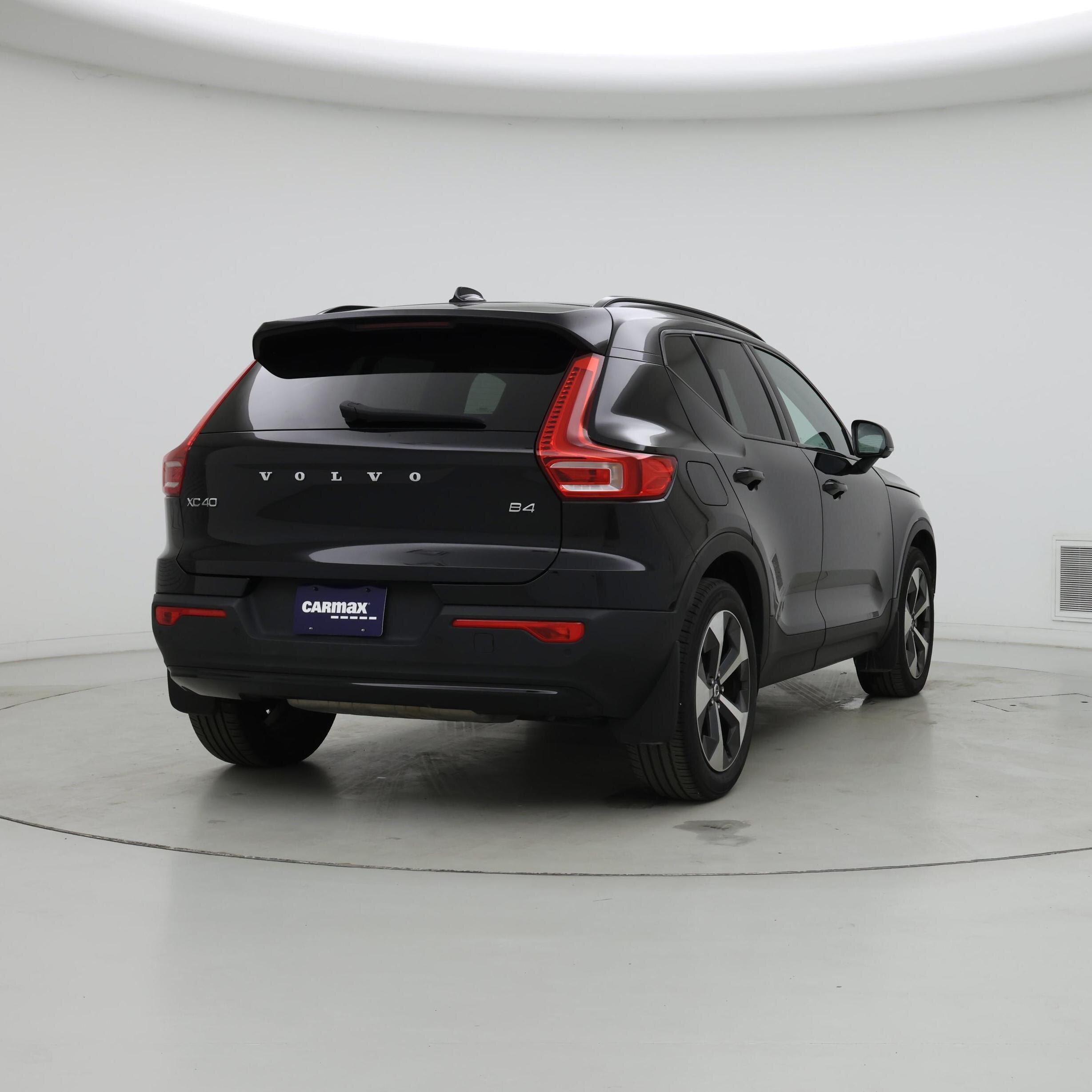 Thumbnail: 2023 Volvo XC40 - 8