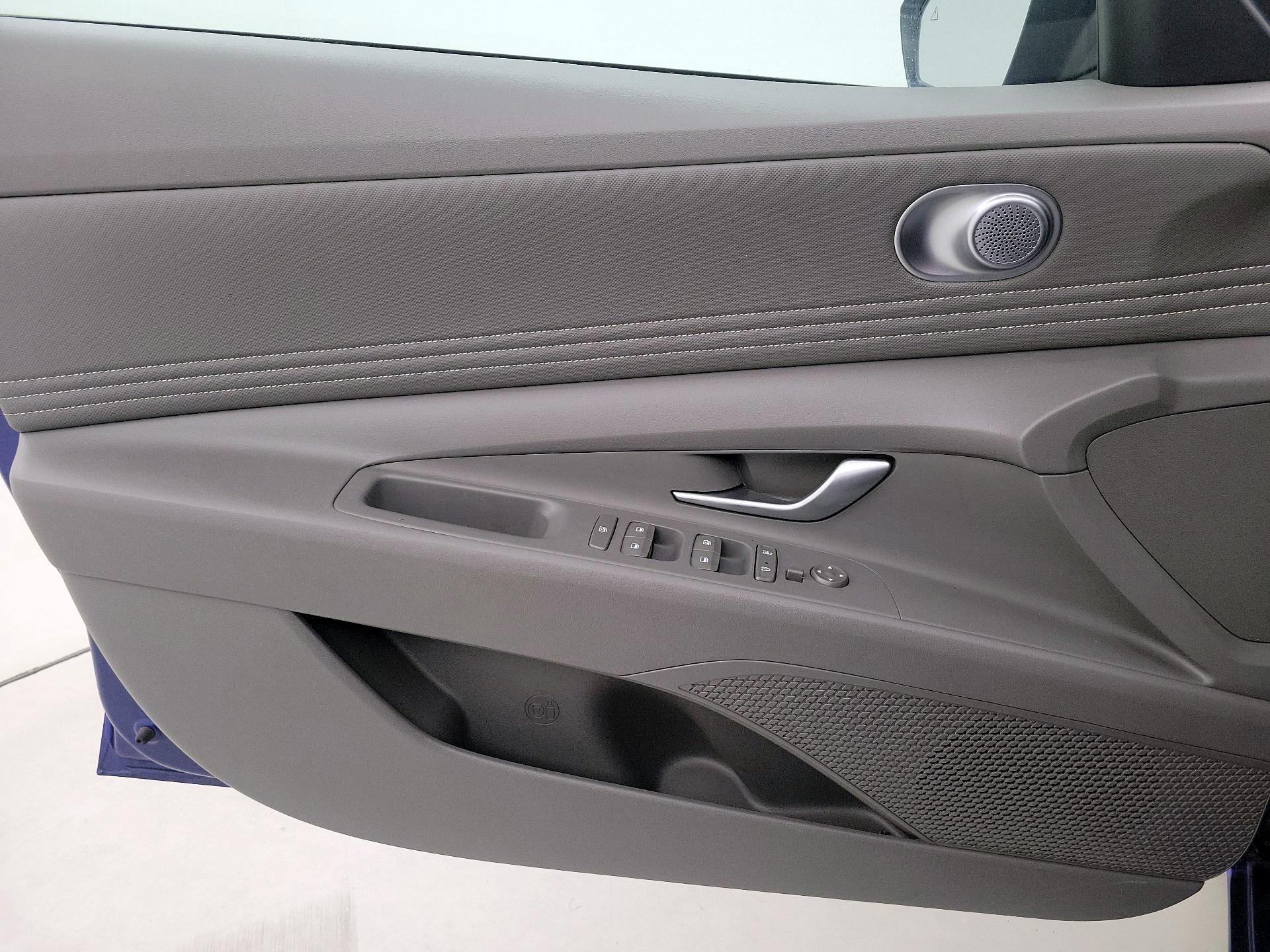 Thumbnail: 2023 Hyundai Elantra - 12