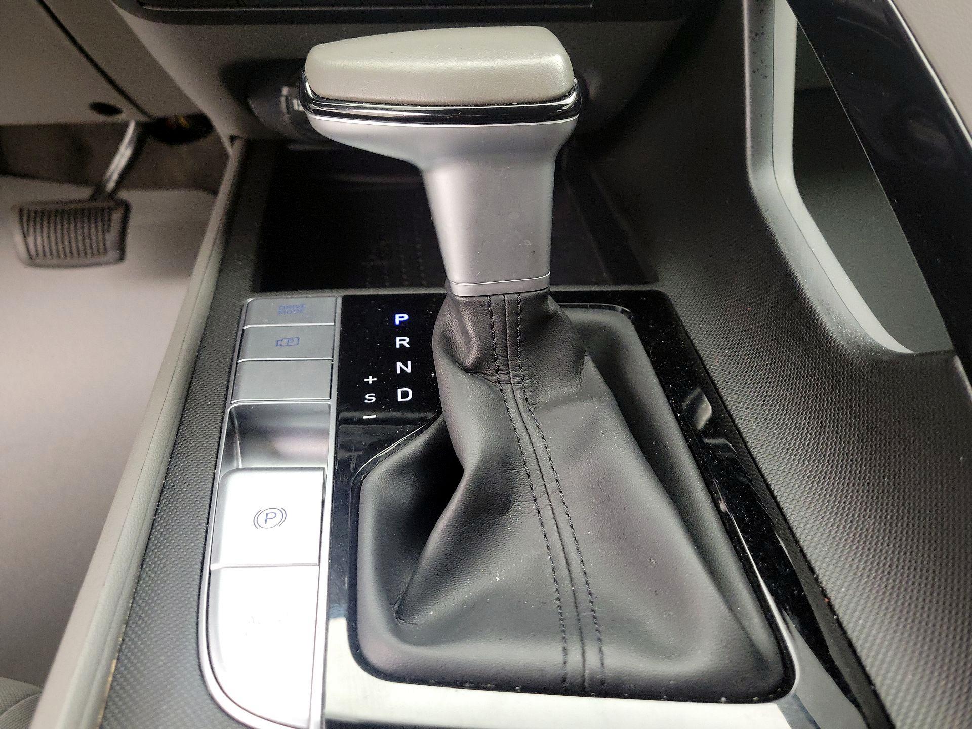 Thumbnail: 2023 Hyundai Elantra - 18