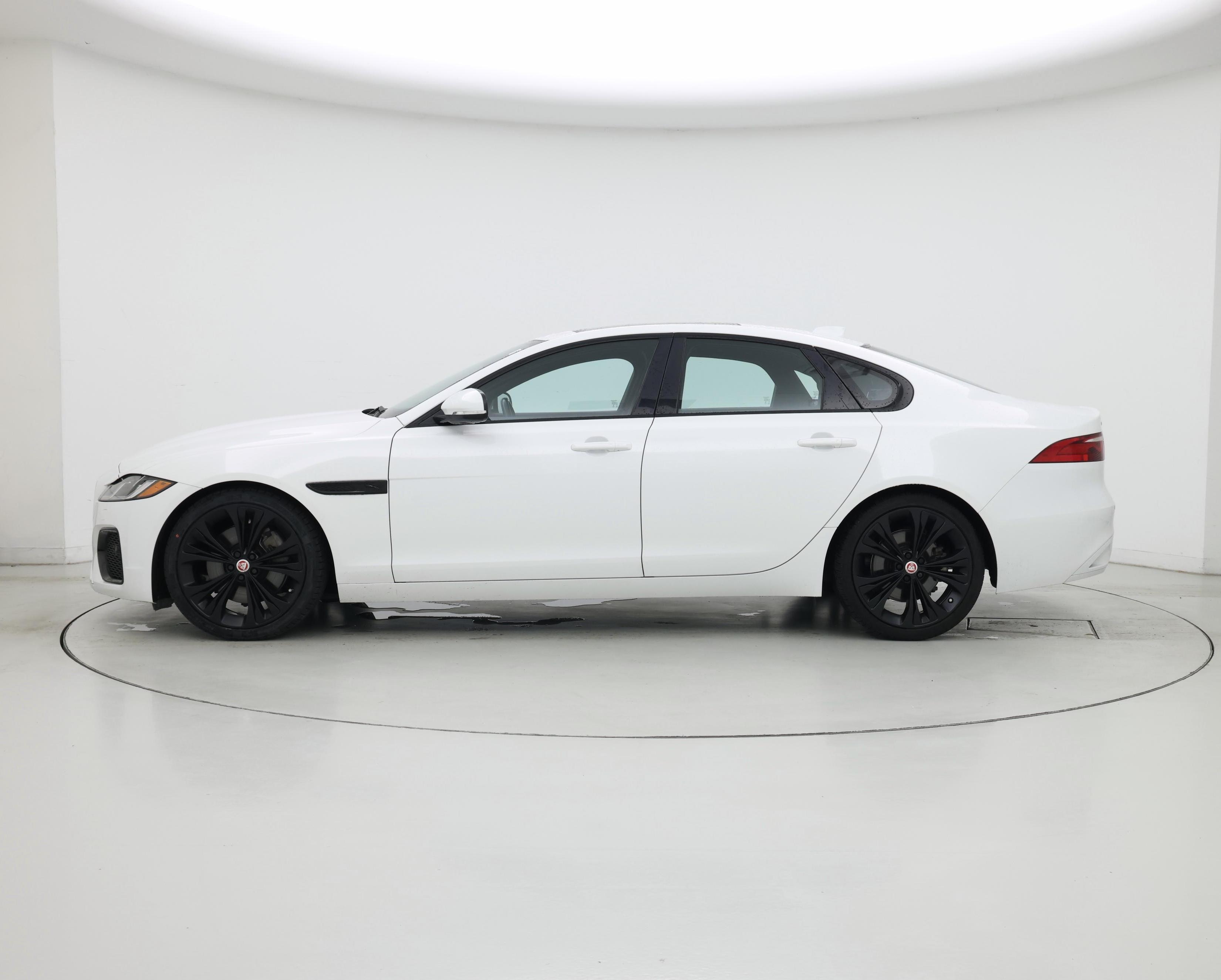 Thumbnail: 2022 Jaguar XF - 3