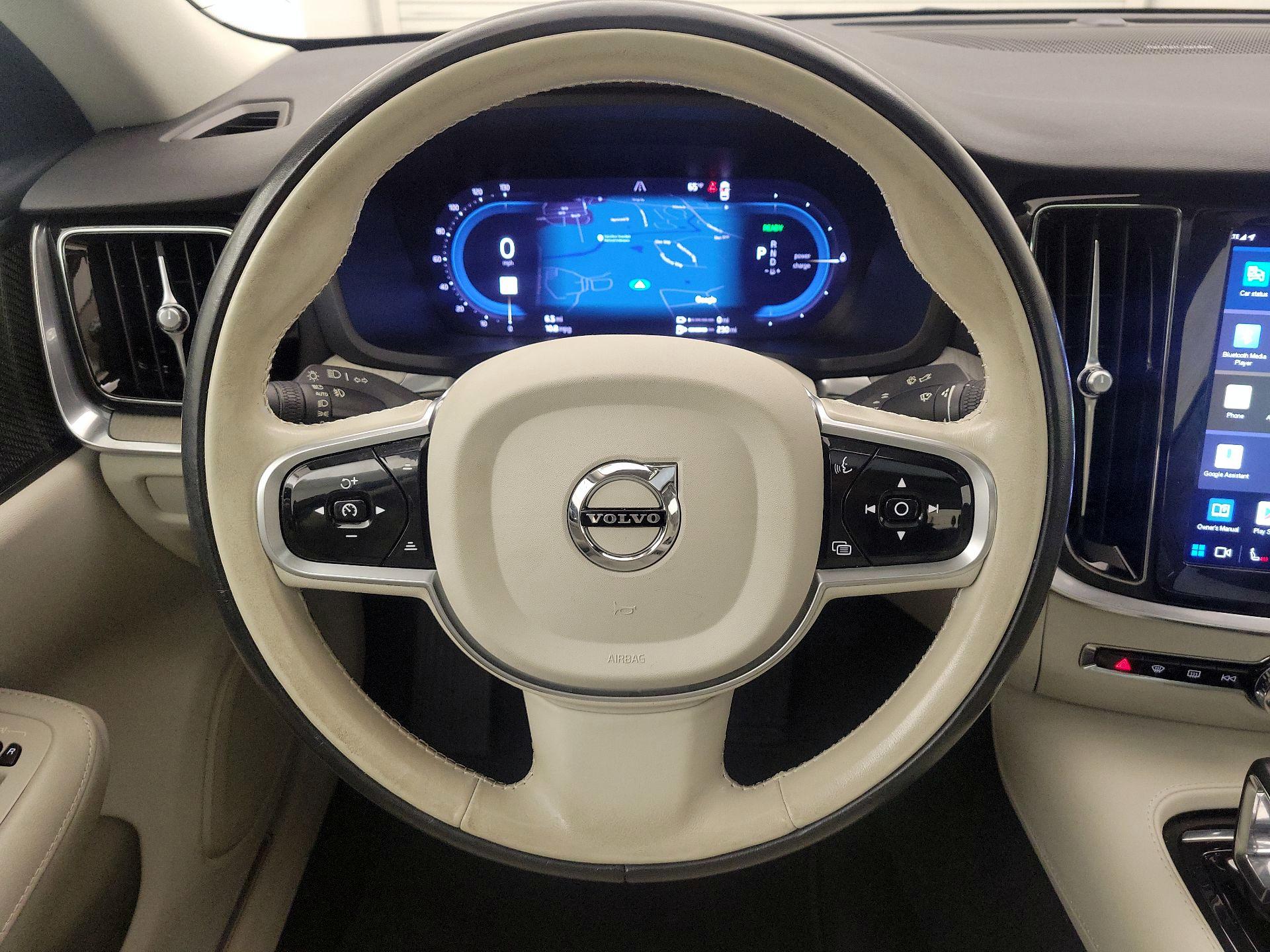 Thumbnail: 2023 Volvo S60 - 10