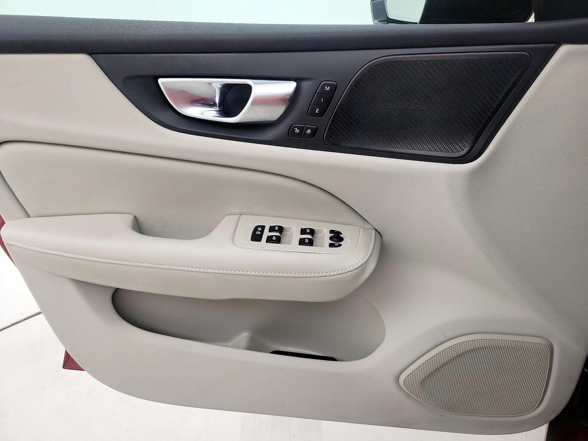 Thumbnail: 2023 Volvo S60 - 12