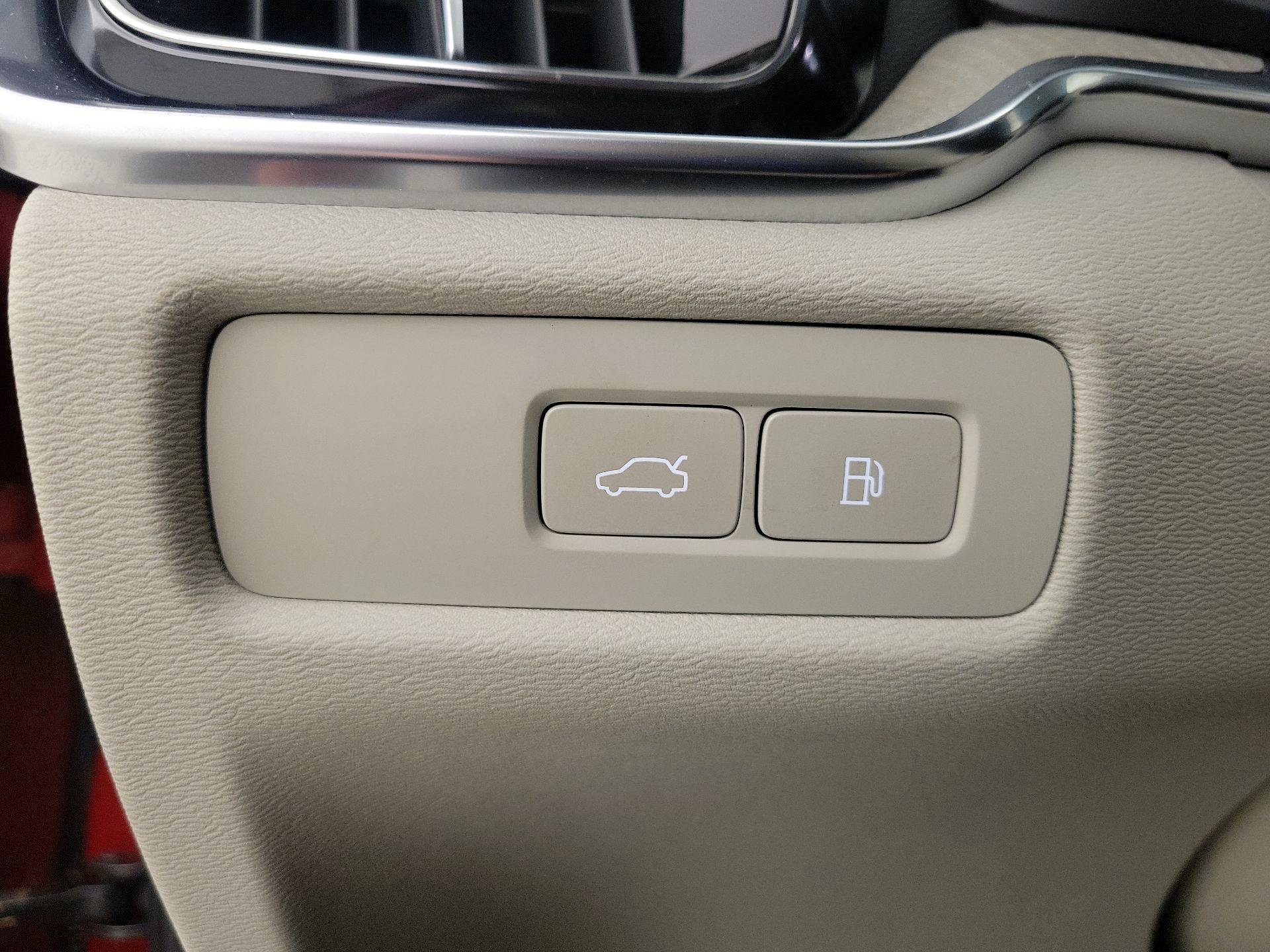 Thumbnail: 2023 Volvo S60 - 13