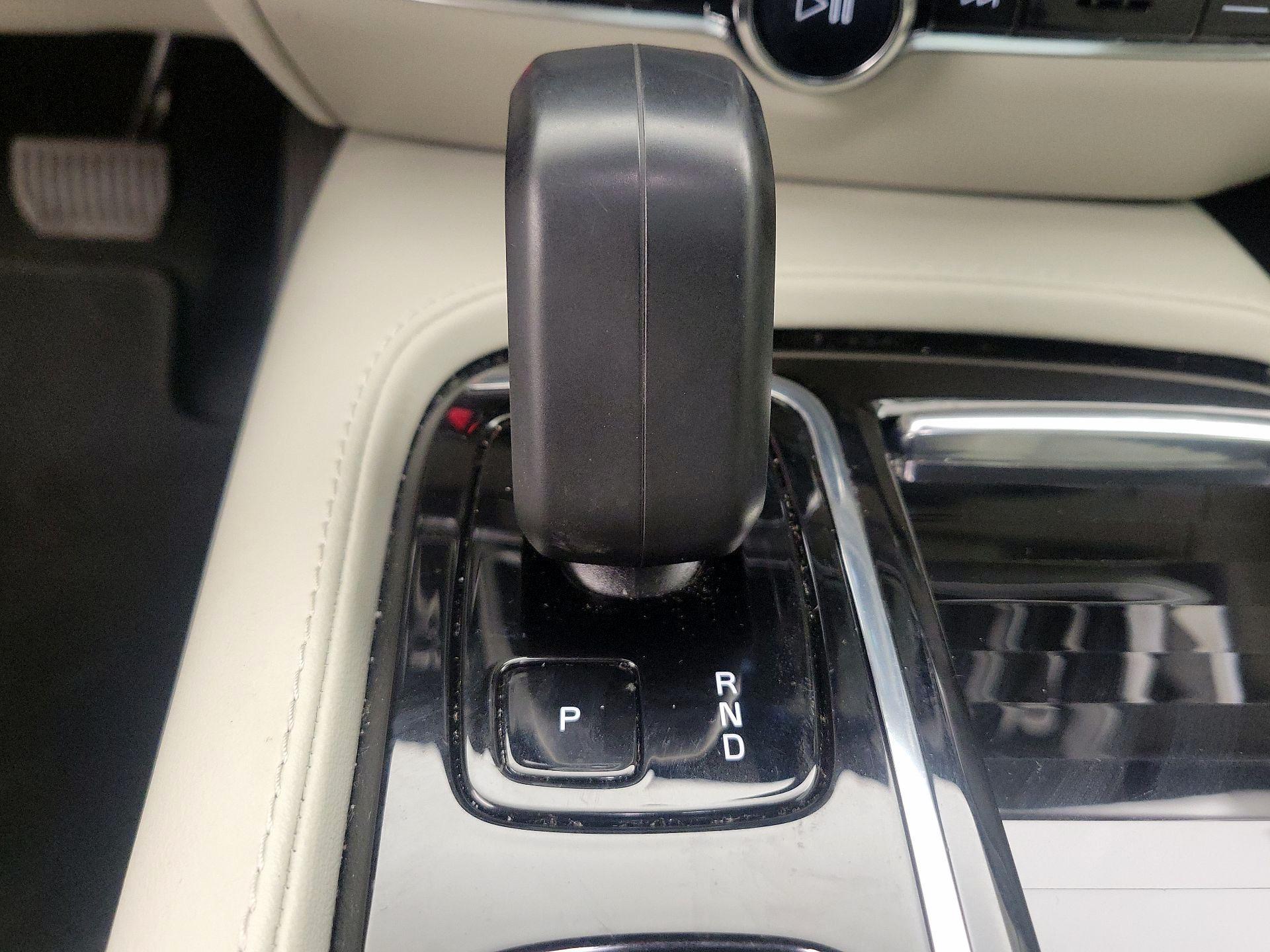 Thumbnail: 2023 Volvo S60 - 18