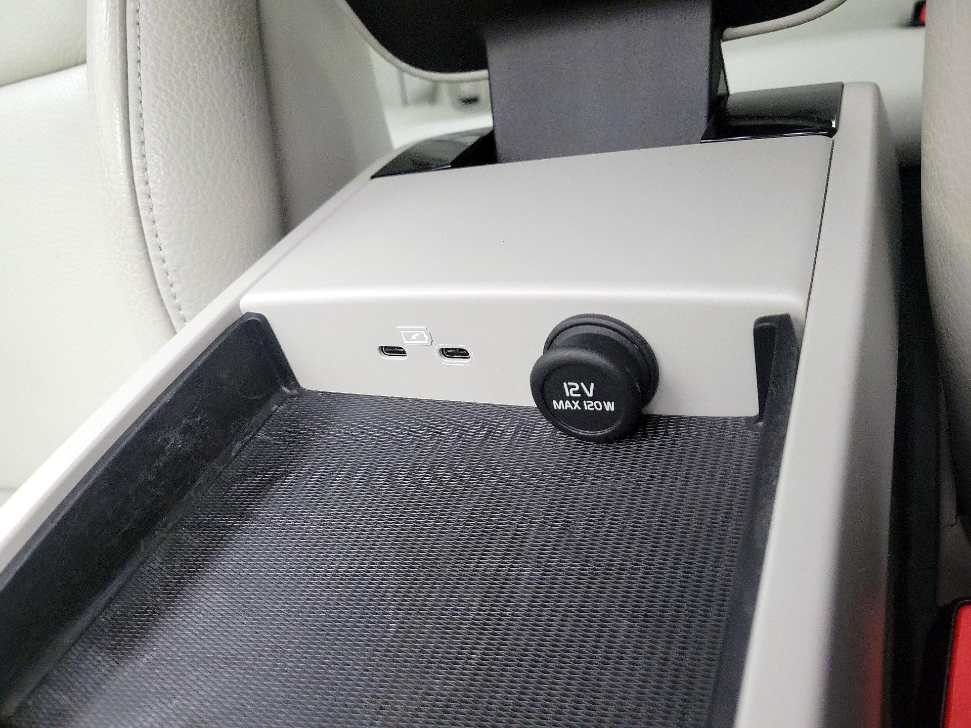 Thumbnail: 2023 Volvo S60 - 19