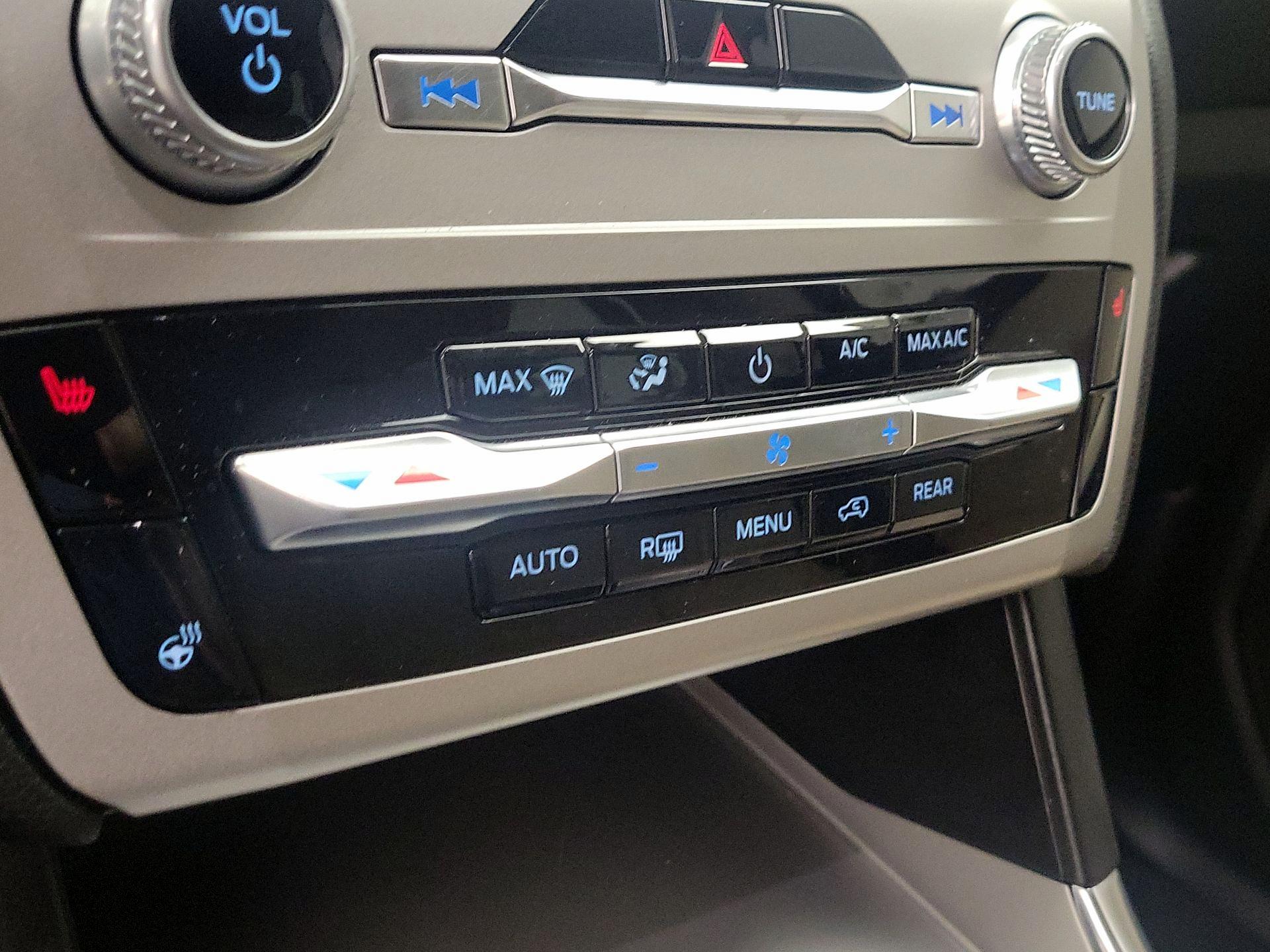 Thumbnail: 2022 Ford Explorer - 17