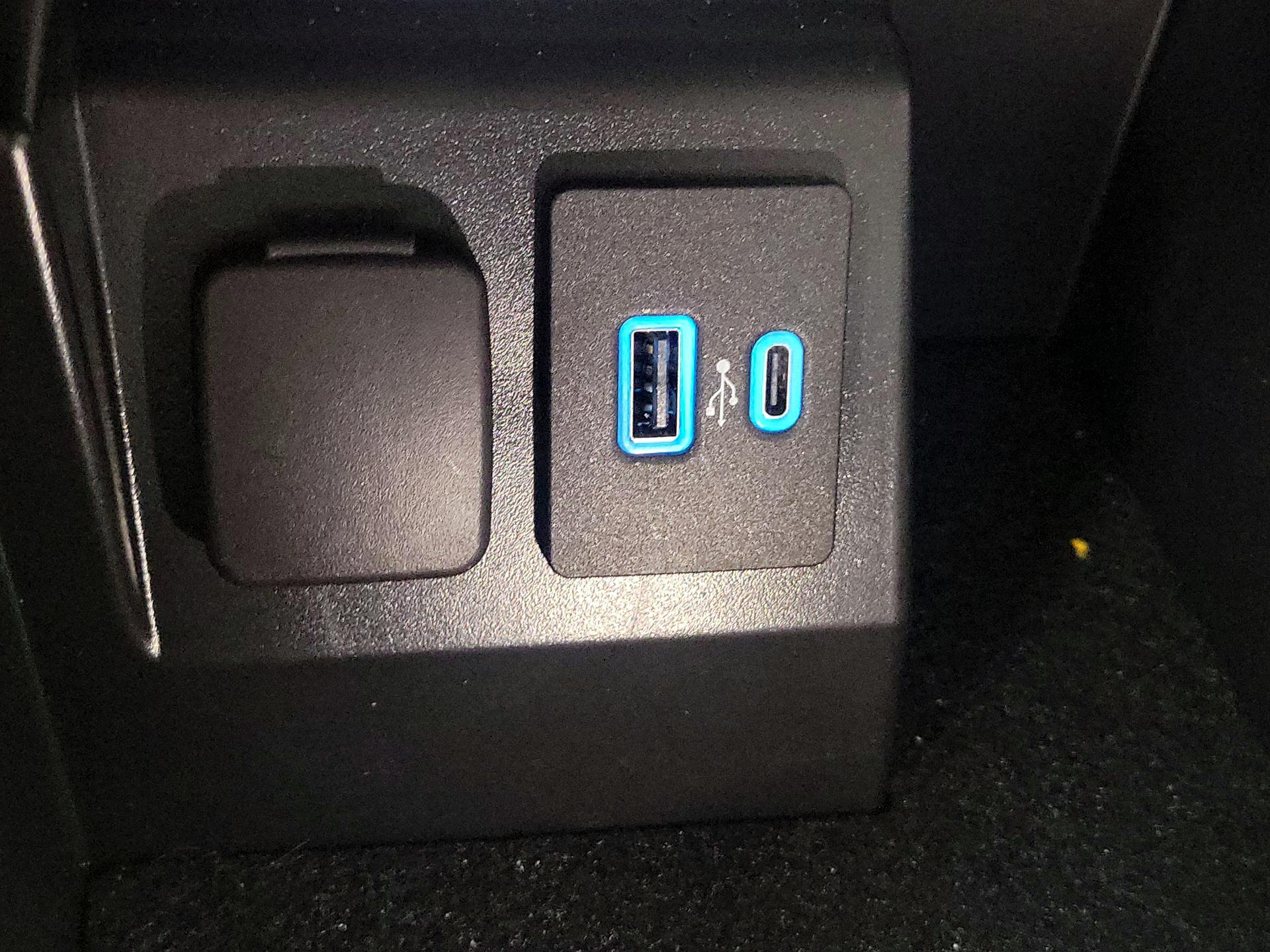 Thumbnail: 2022 Ford Explorer - 19