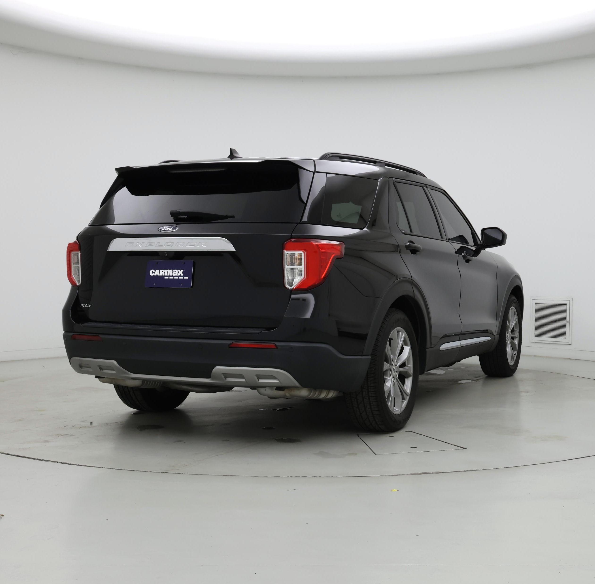 Thumbnail: 2022 Ford Explorer - 8