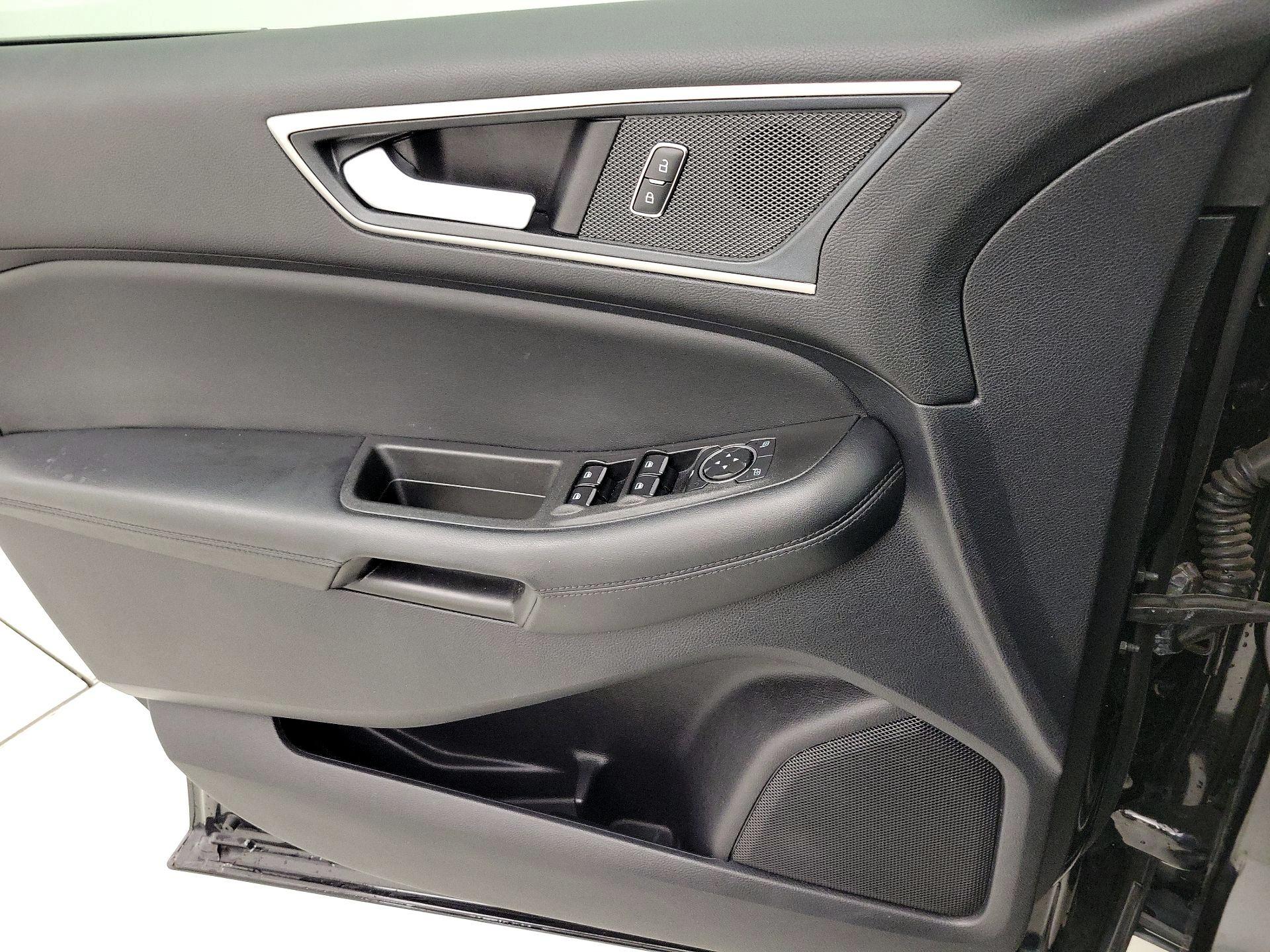 Thumbnail: 2021 Ford Edge - 12