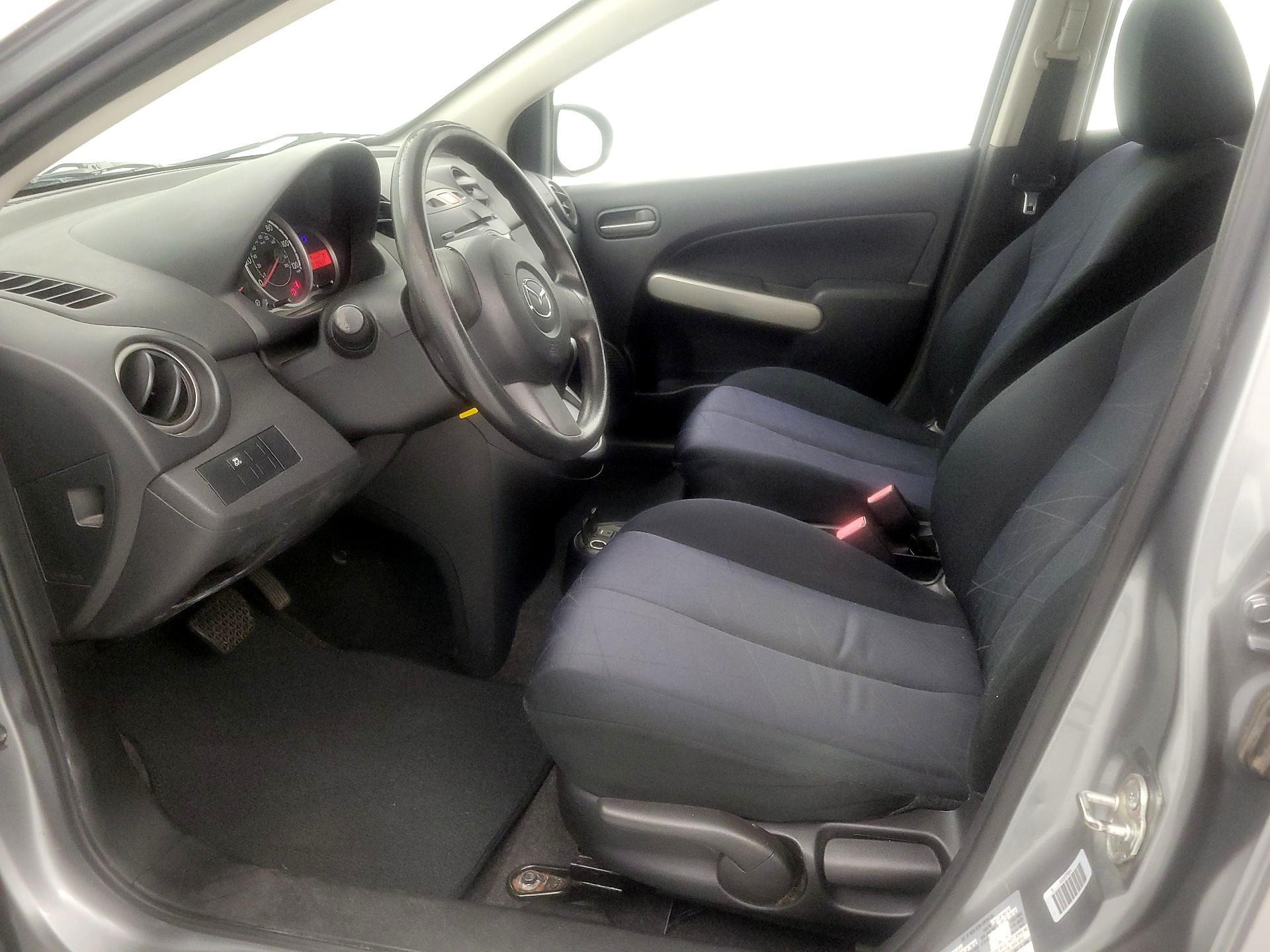 Thumbnail: 2014 Mazda Mazda2 - 11