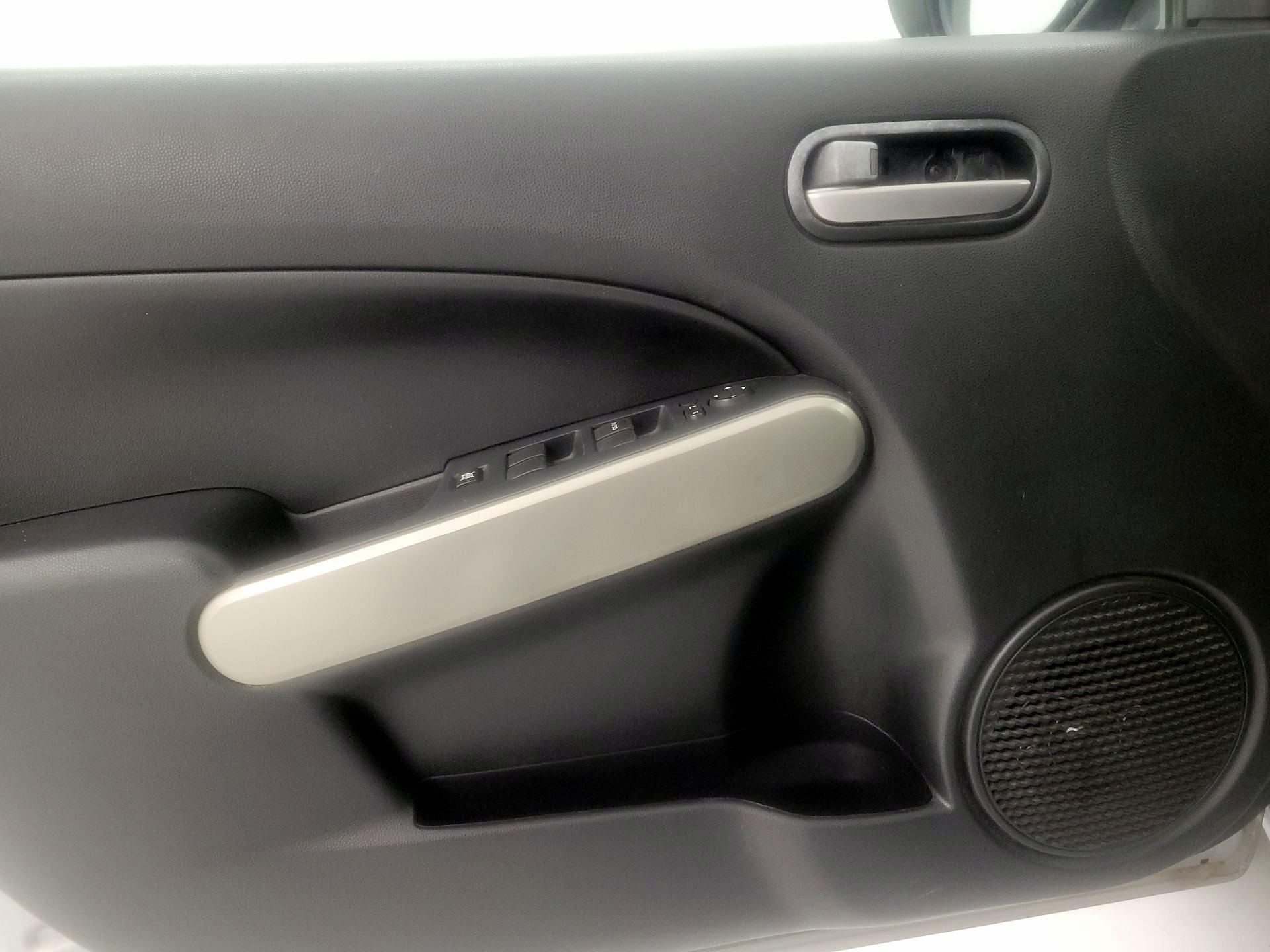 Thumbnail: 2014 Mazda Mazda2 - 12