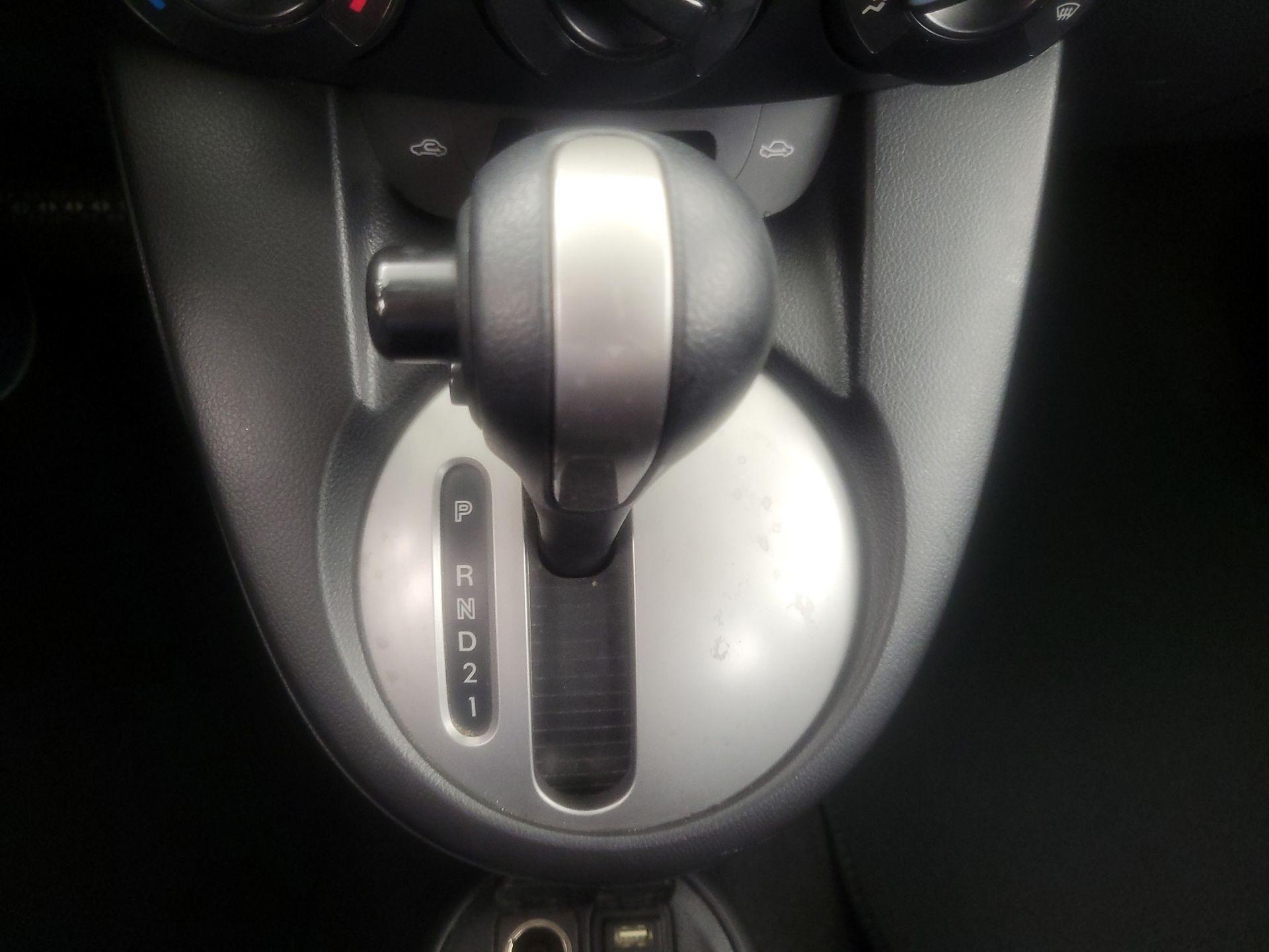 Thumbnail: 2014 Mazda Mazda2 - 16