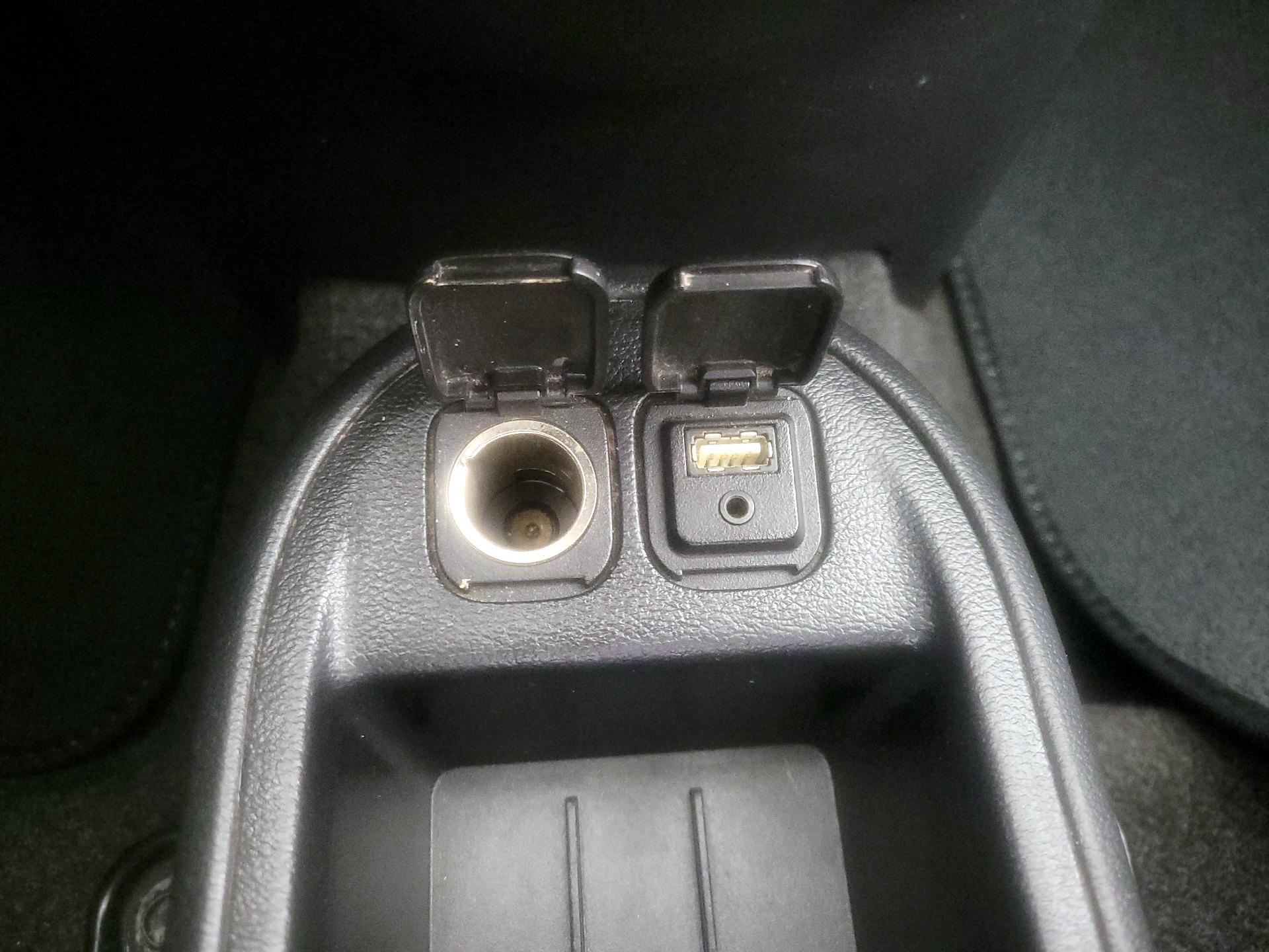 Thumbnail: 2014 Mazda Mazda2 - 17