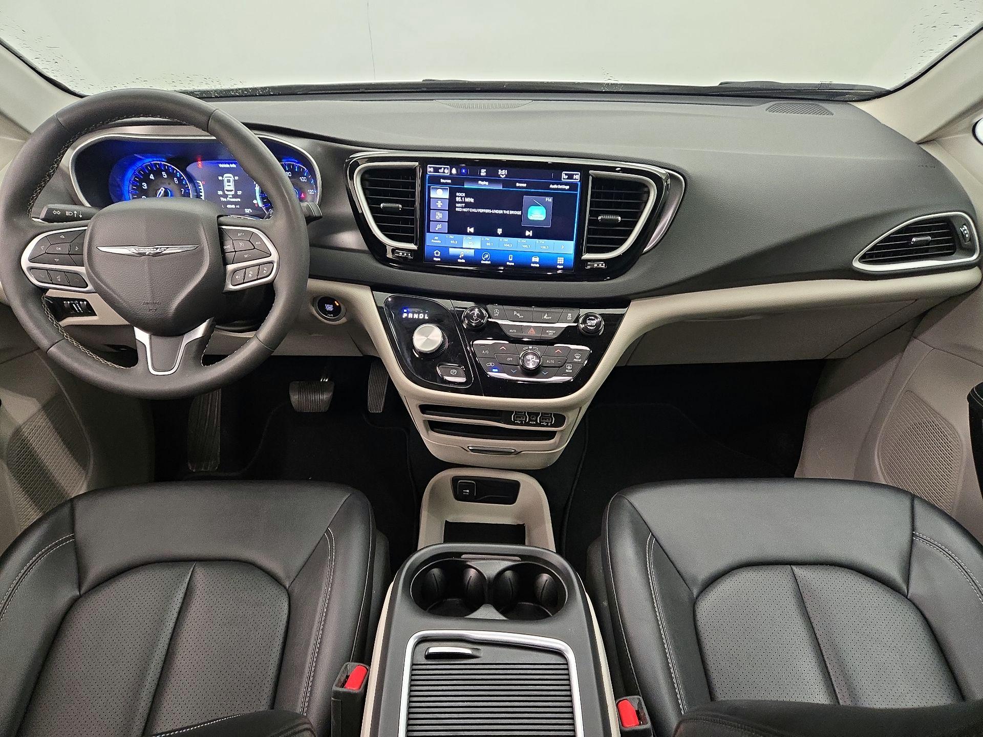 Thumbnail: 2024 Chrysler Pacifica - 9