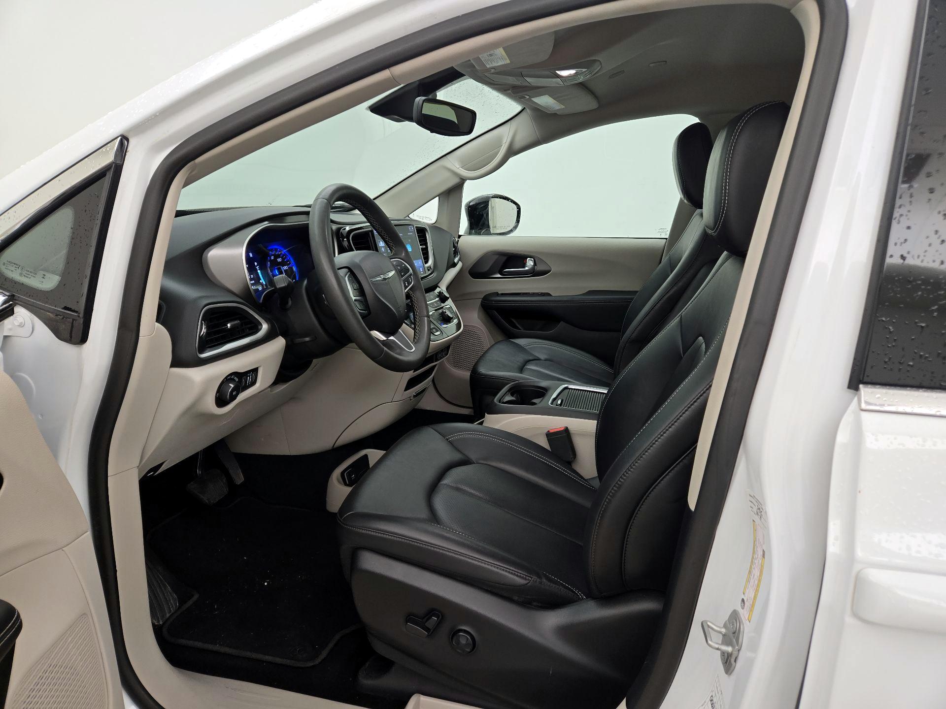 Thumbnail: 2024 Chrysler Pacifica - 11