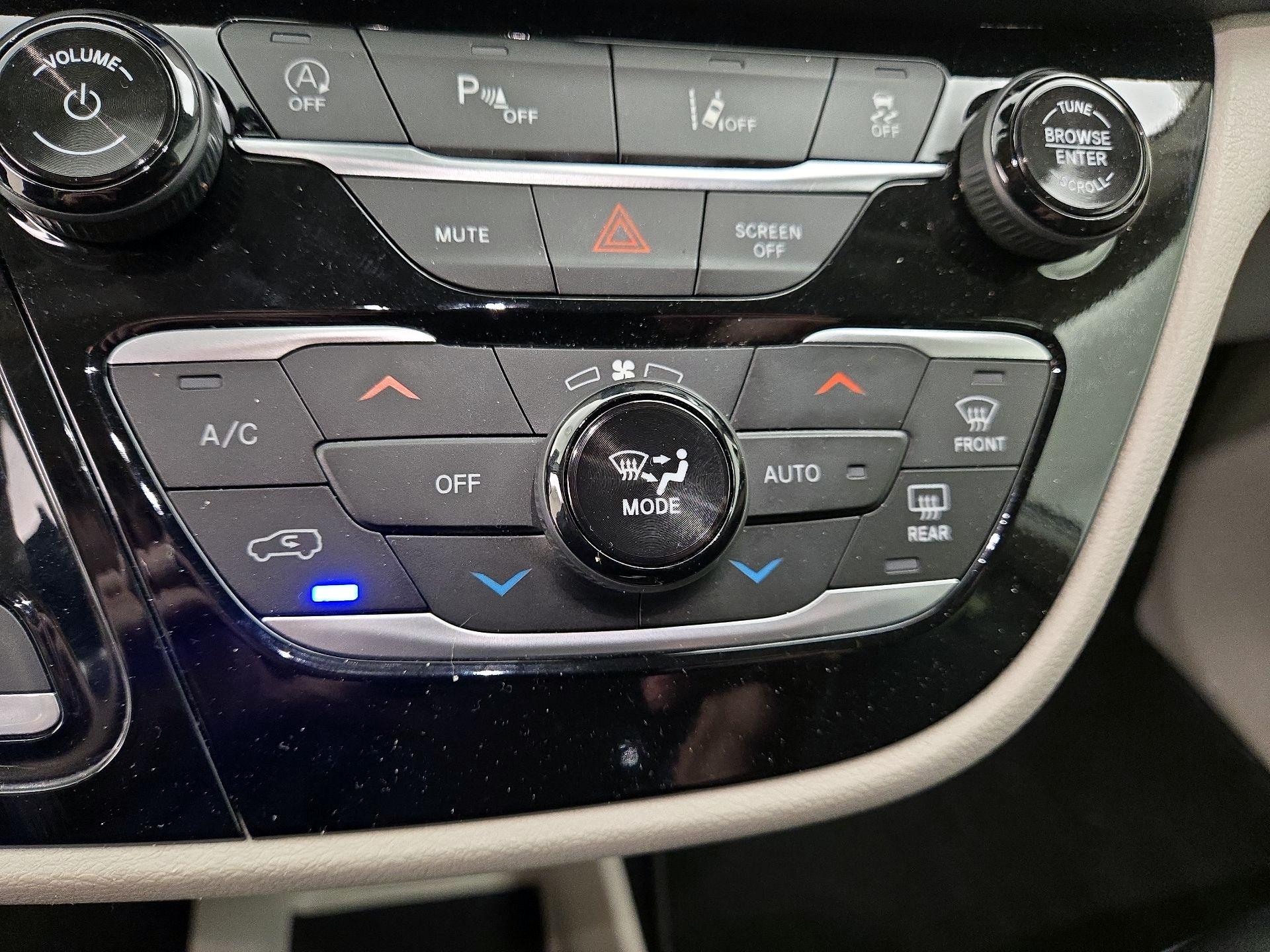 Thumbnail: 2024 Chrysler Pacifica - 16