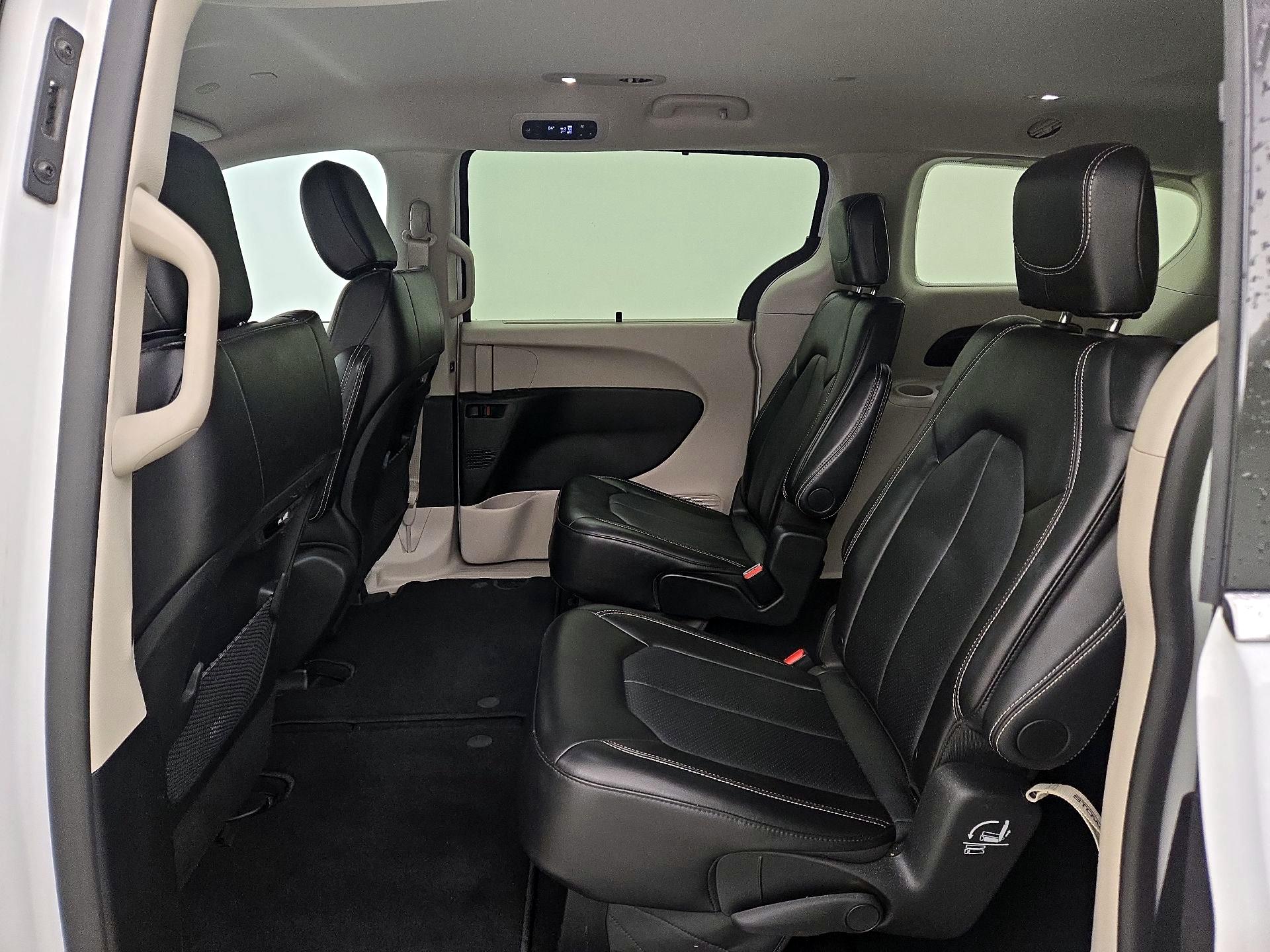 Thumbnail: 2024 Chrysler Pacifica - 19