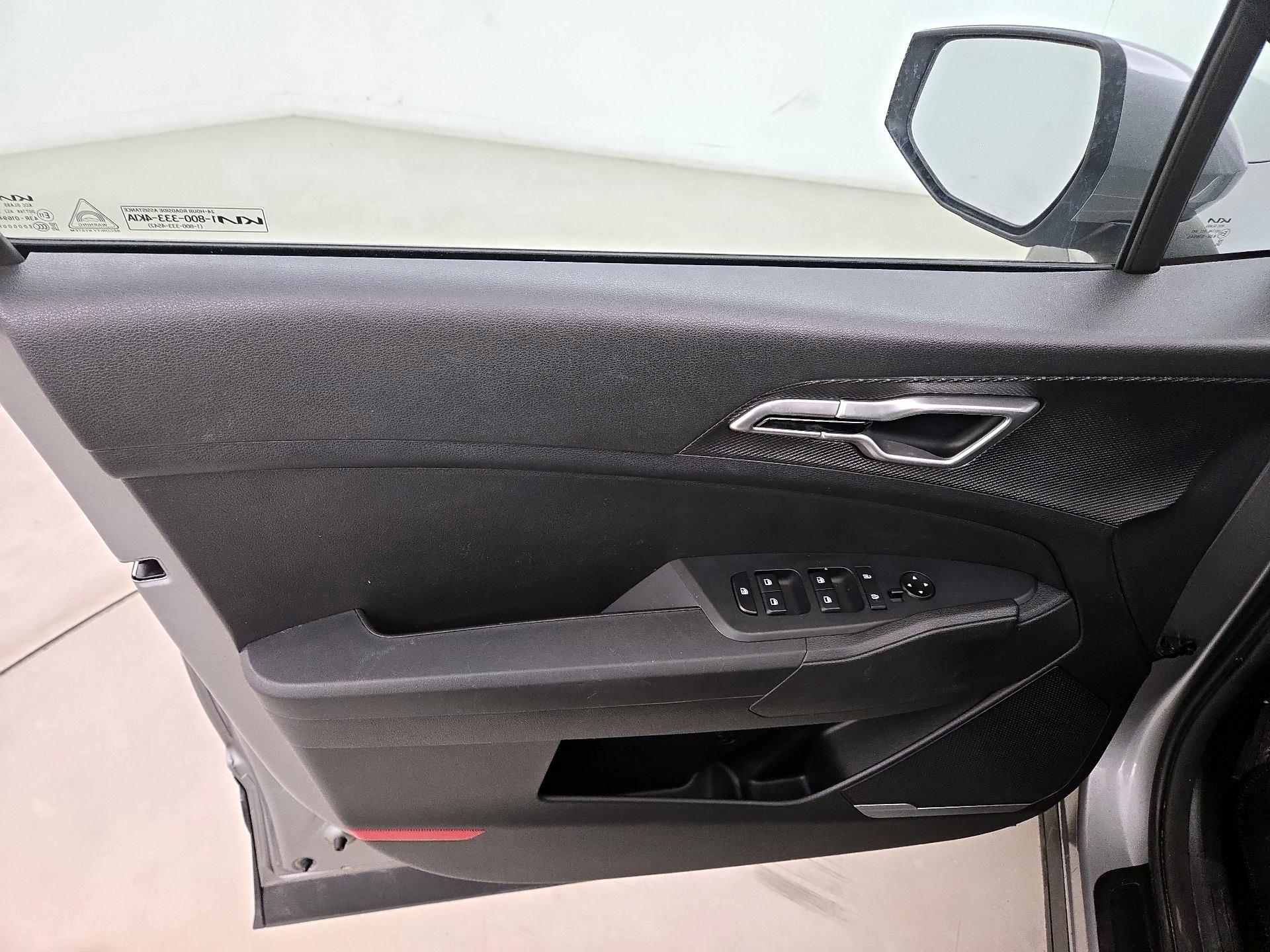 Thumbnail: 2023 Kia Sportage - 12