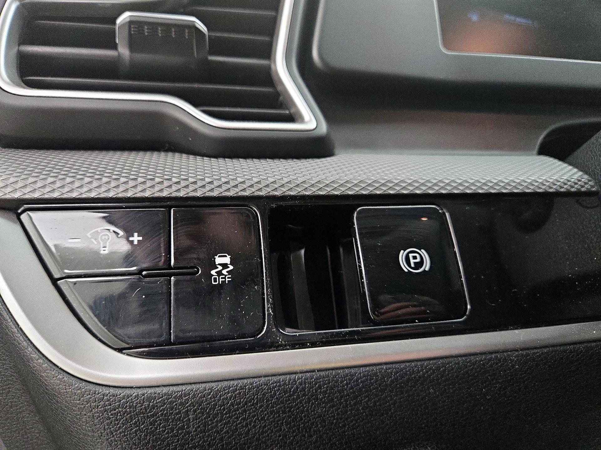 Thumbnail: 2023 Kia Sportage - 13