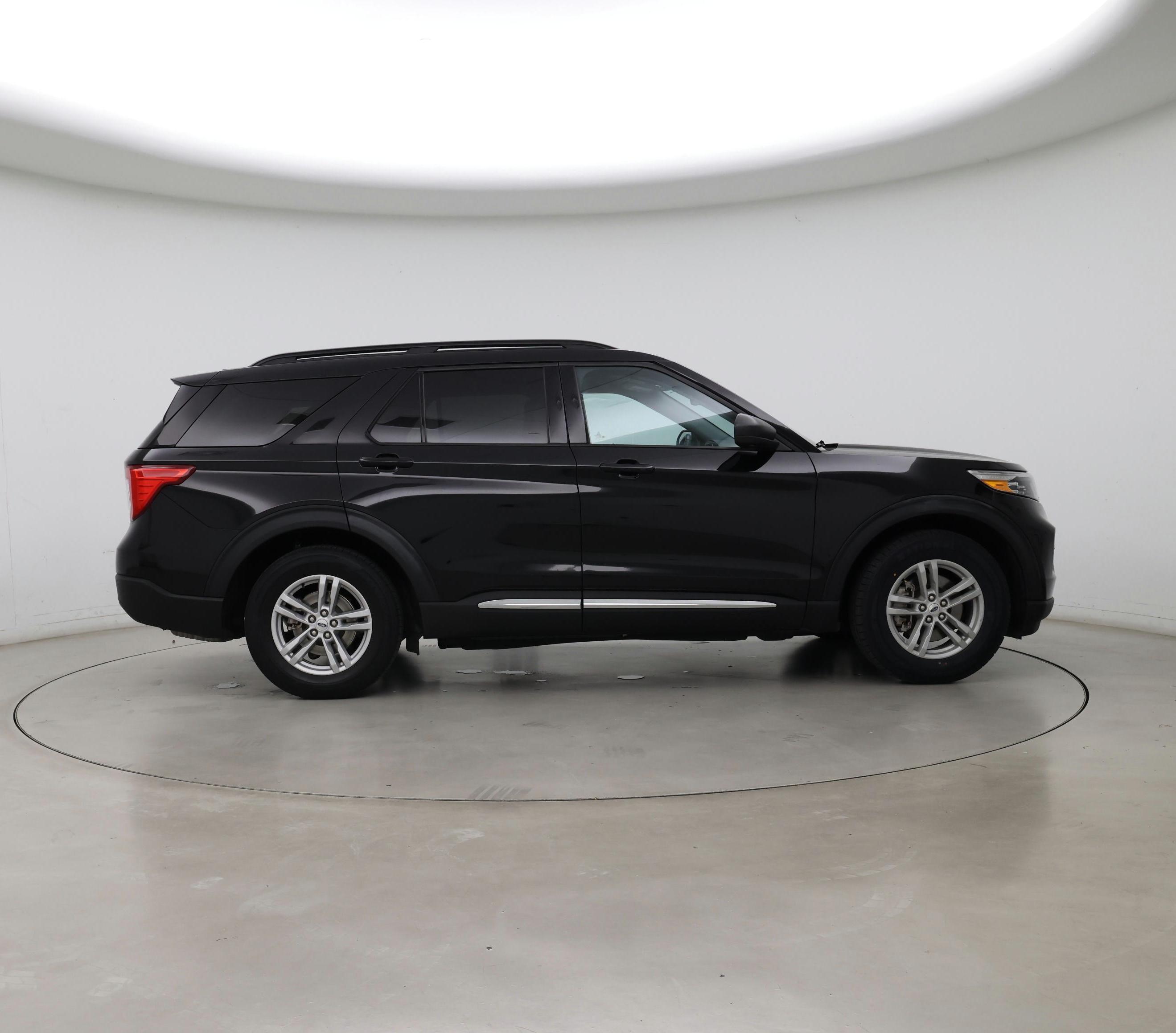 Thumbnail: 2022 Ford Explorer - 7