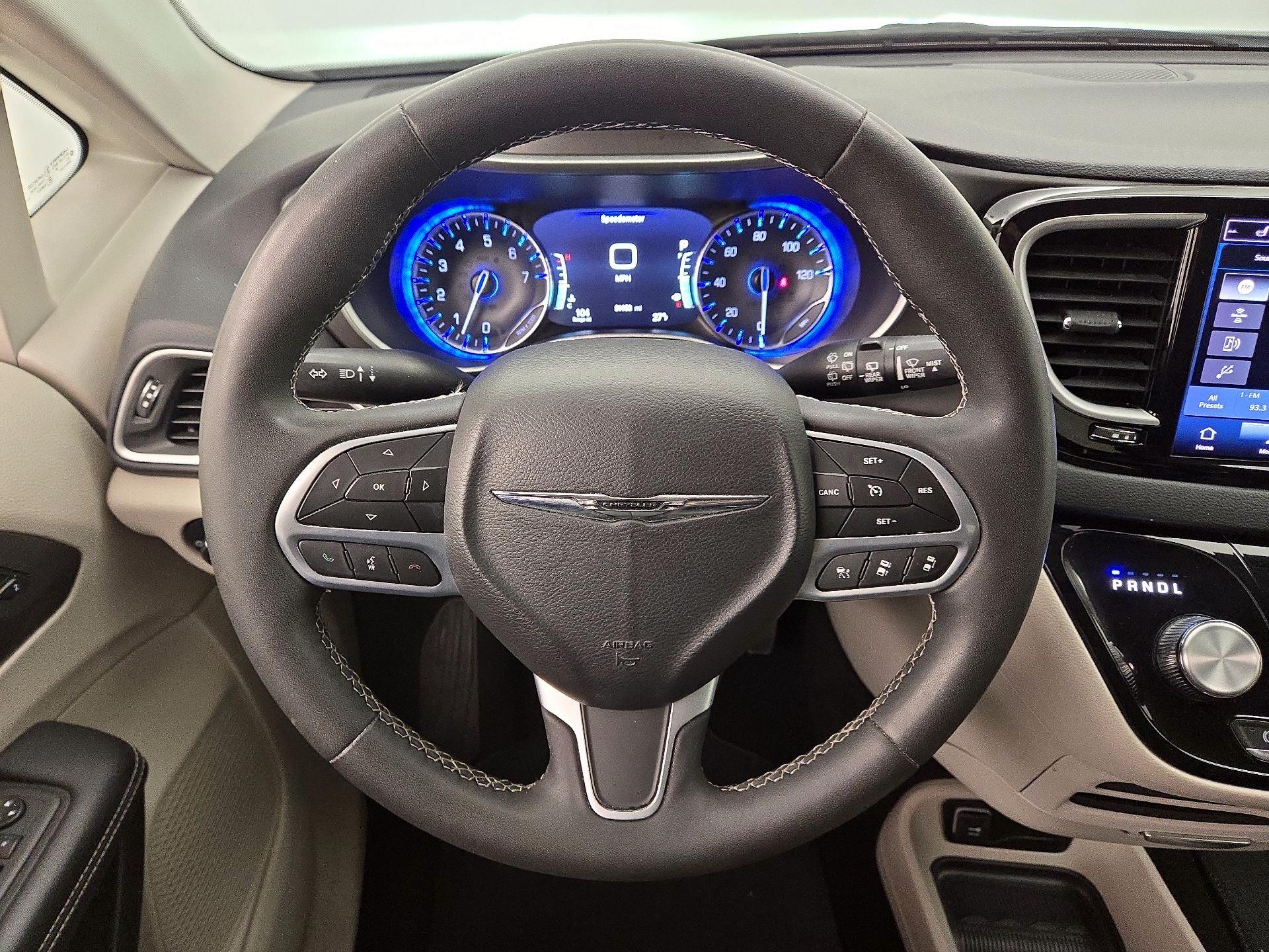 Thumbnail: 2023 Chrysler Pacifica - 10