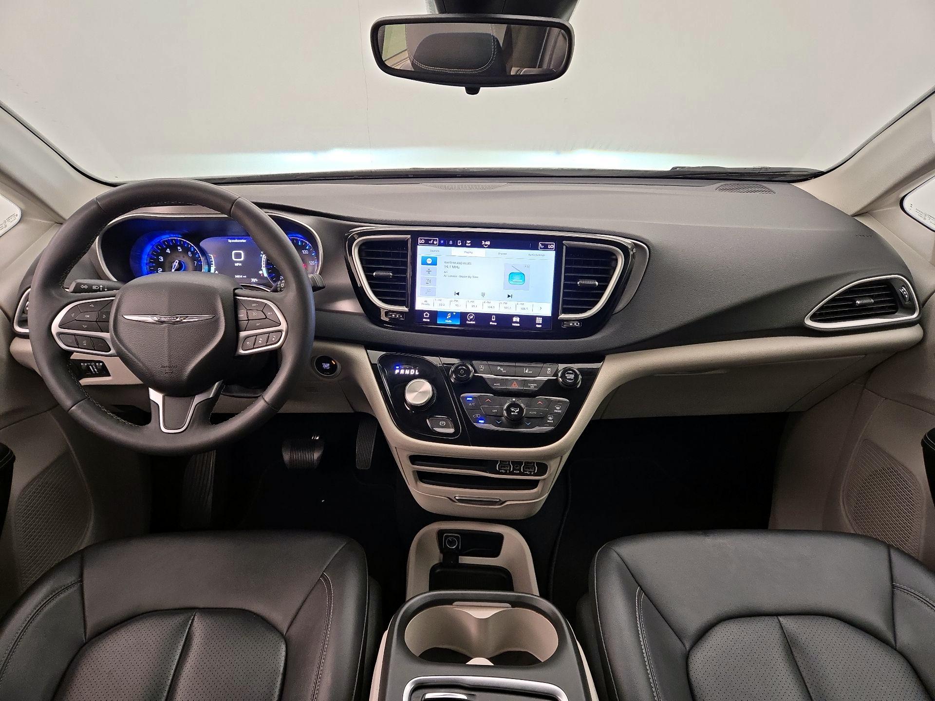 Thumbnail: 2024 Chrysler Pacifica - 9