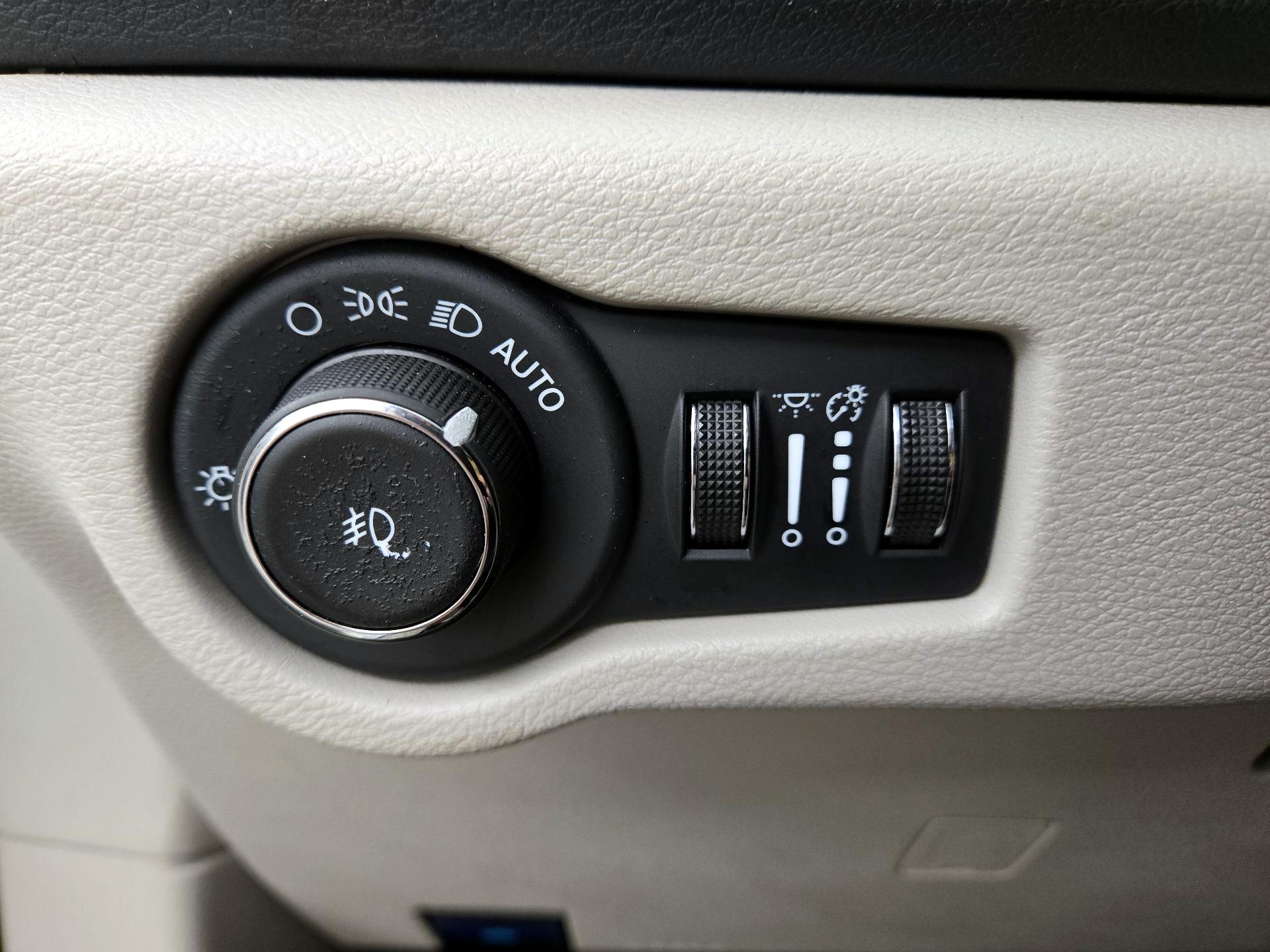 Thumbnail: 2024 Chrysler Pacifica - 13