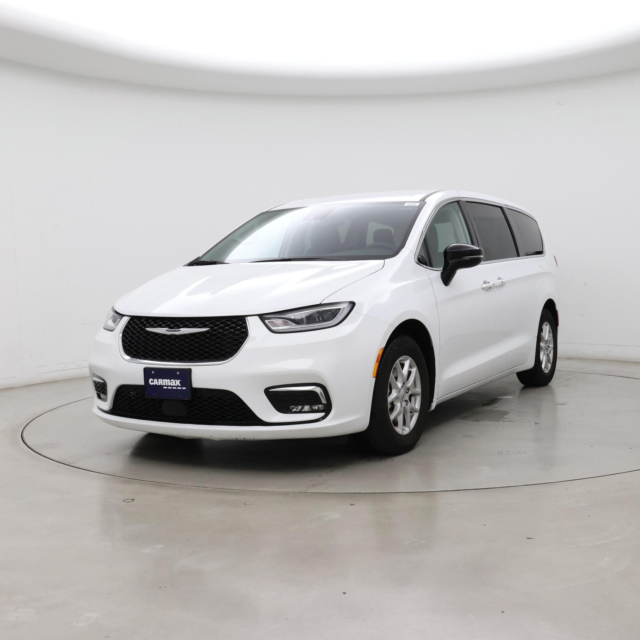 Thumbnail: 2024 Chrysler Pacifica - 4