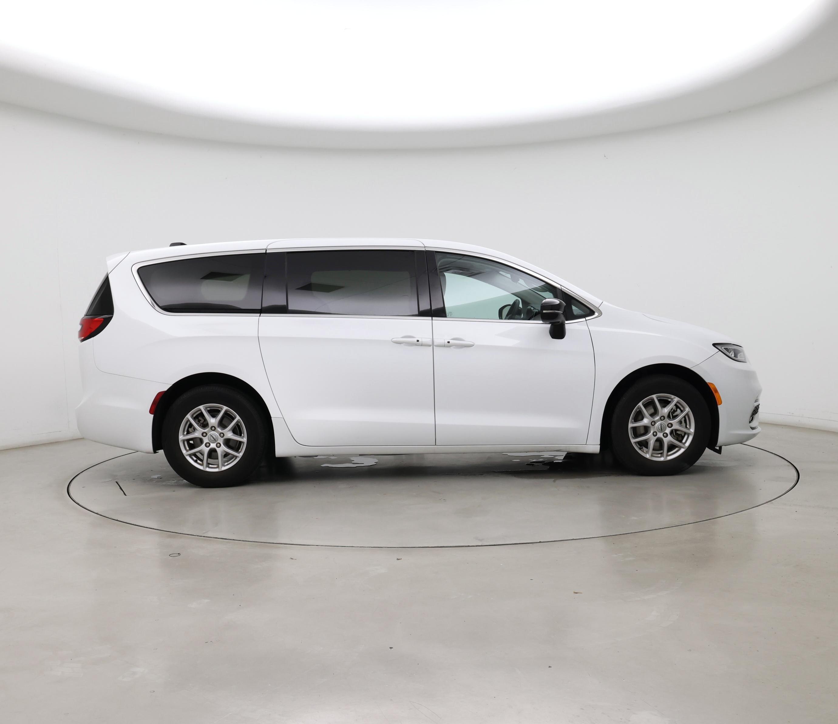 Thumbnail: 2024 Chrysler Pacifica - 7