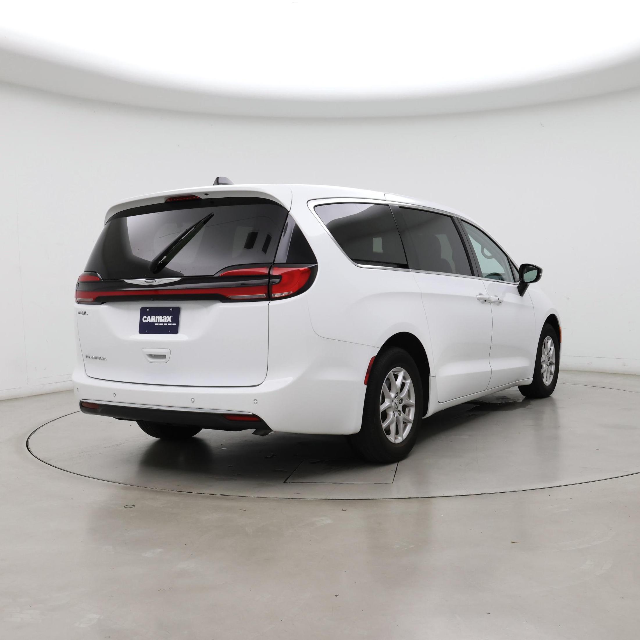 Thumbnail: 2024 Chrysler Pacifica - 8