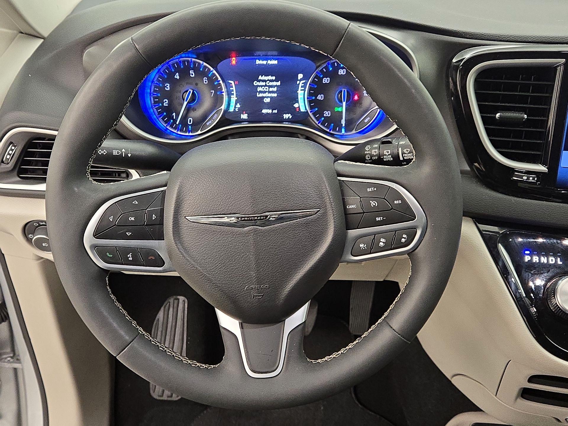 Thumbnail: 2024 Chrysler Pacifica - 10