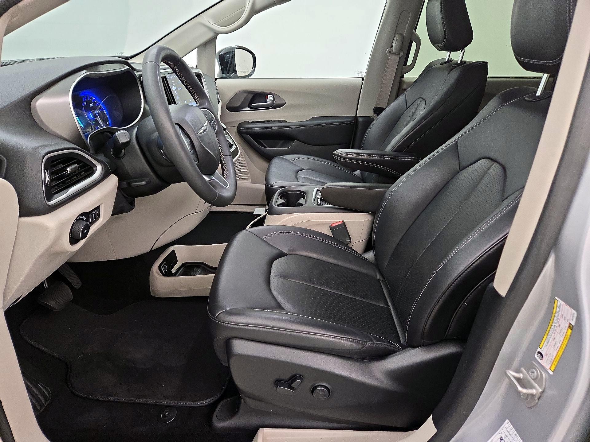 Thumbnail: 2024 Chrysler Pacifica - 11