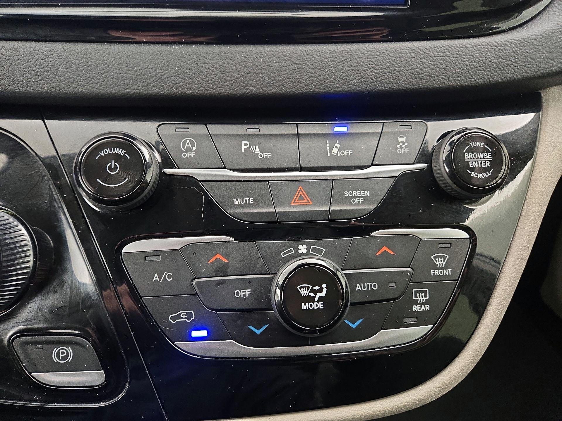 Thumbnail: 2024 Chrysler Pacifica - 16