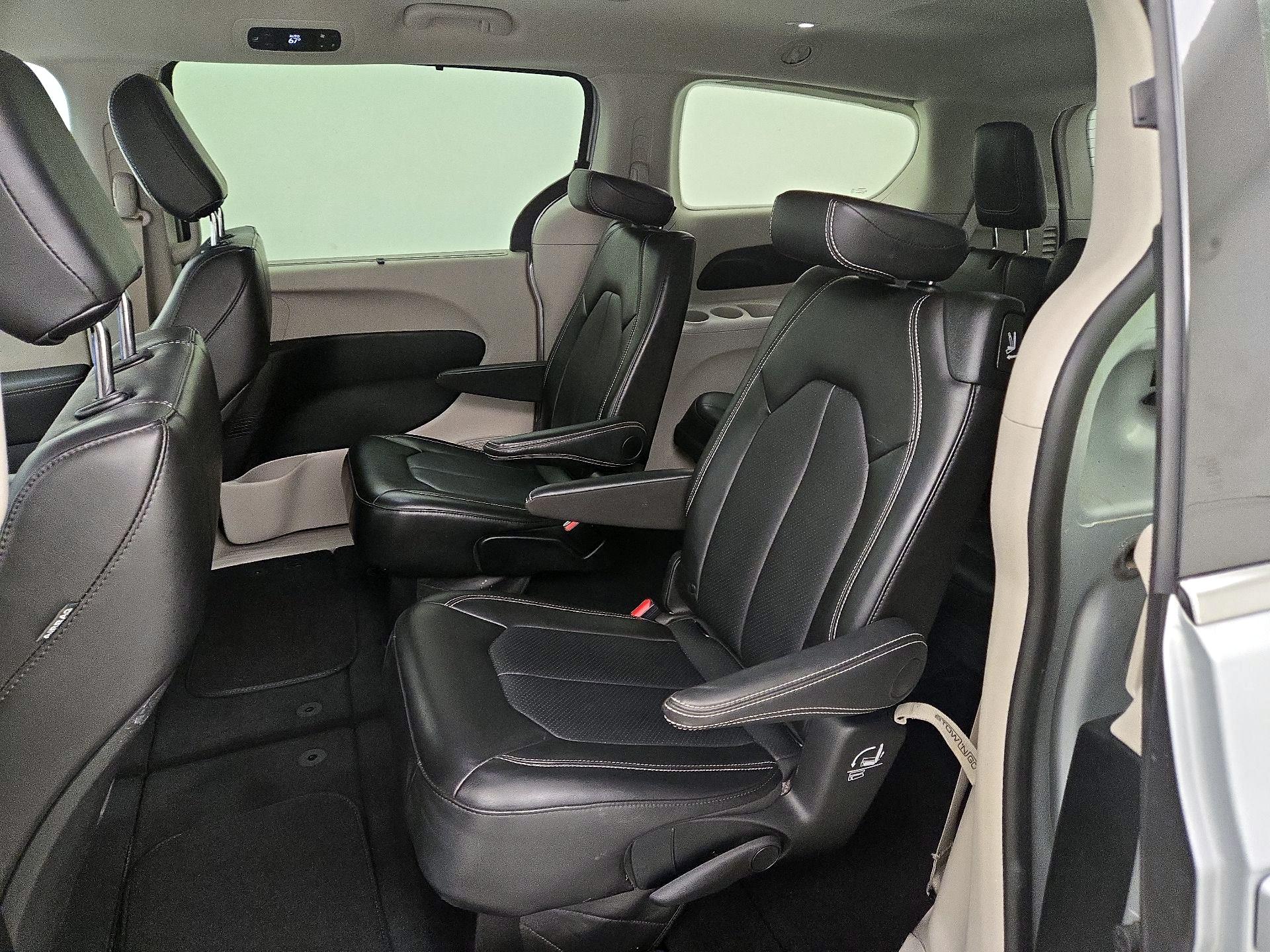 Thumbnail: 2024 Chrysler Pacifica - 19