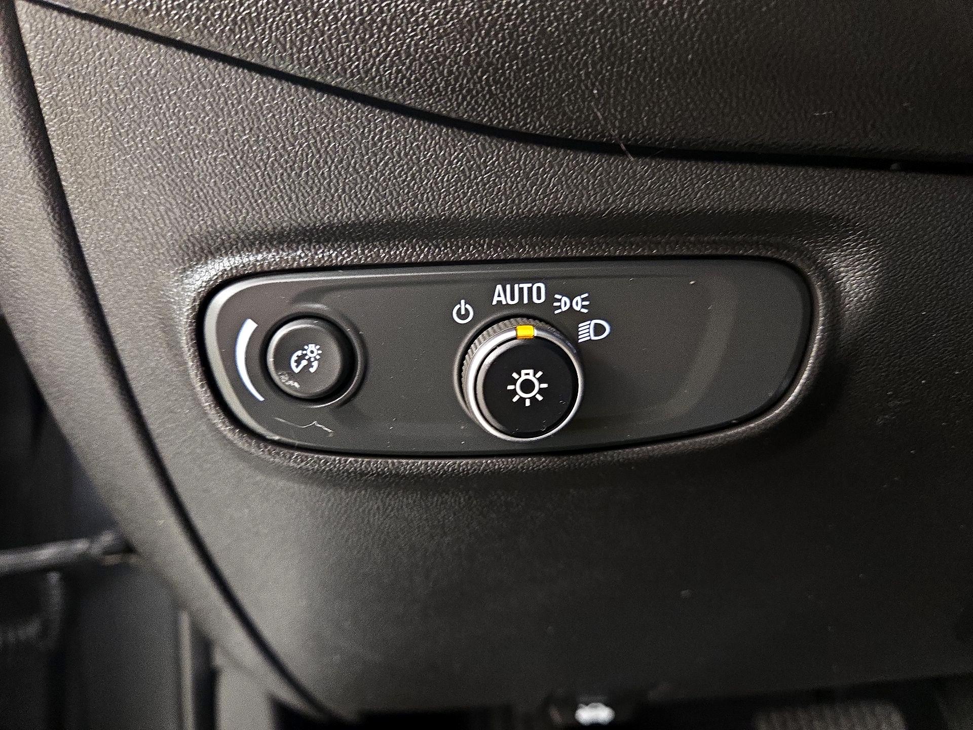 Thumbnail: 2020 Chevrolet Equinox - 13