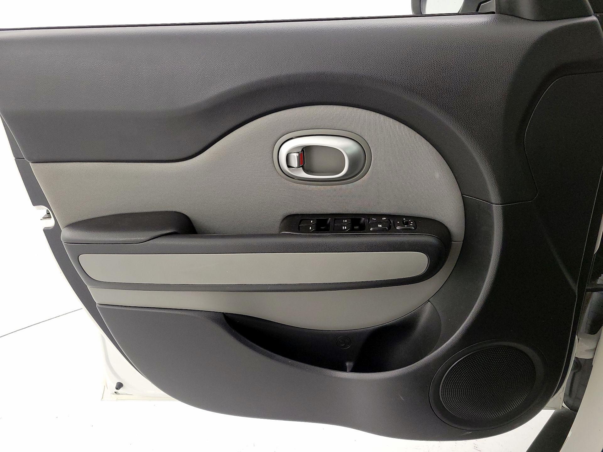 Thumbnail: 2016 Kia Soul - 12