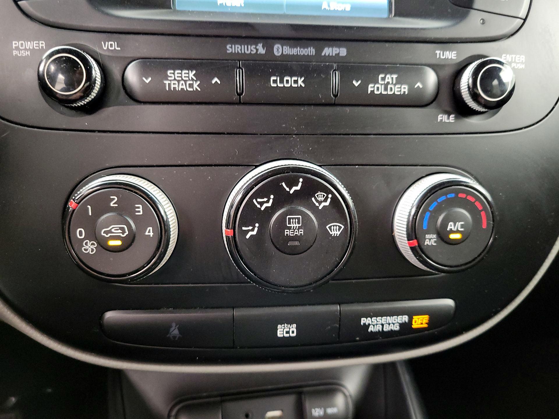 Thumbnail: 2016 Kia Soul - 16