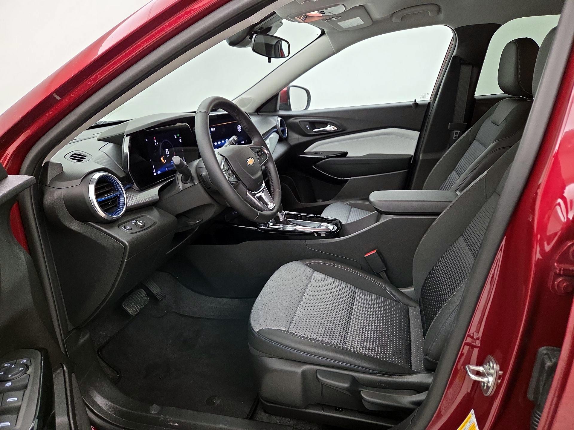 Thumbnail: 2025 Chevrolet Trax - 11