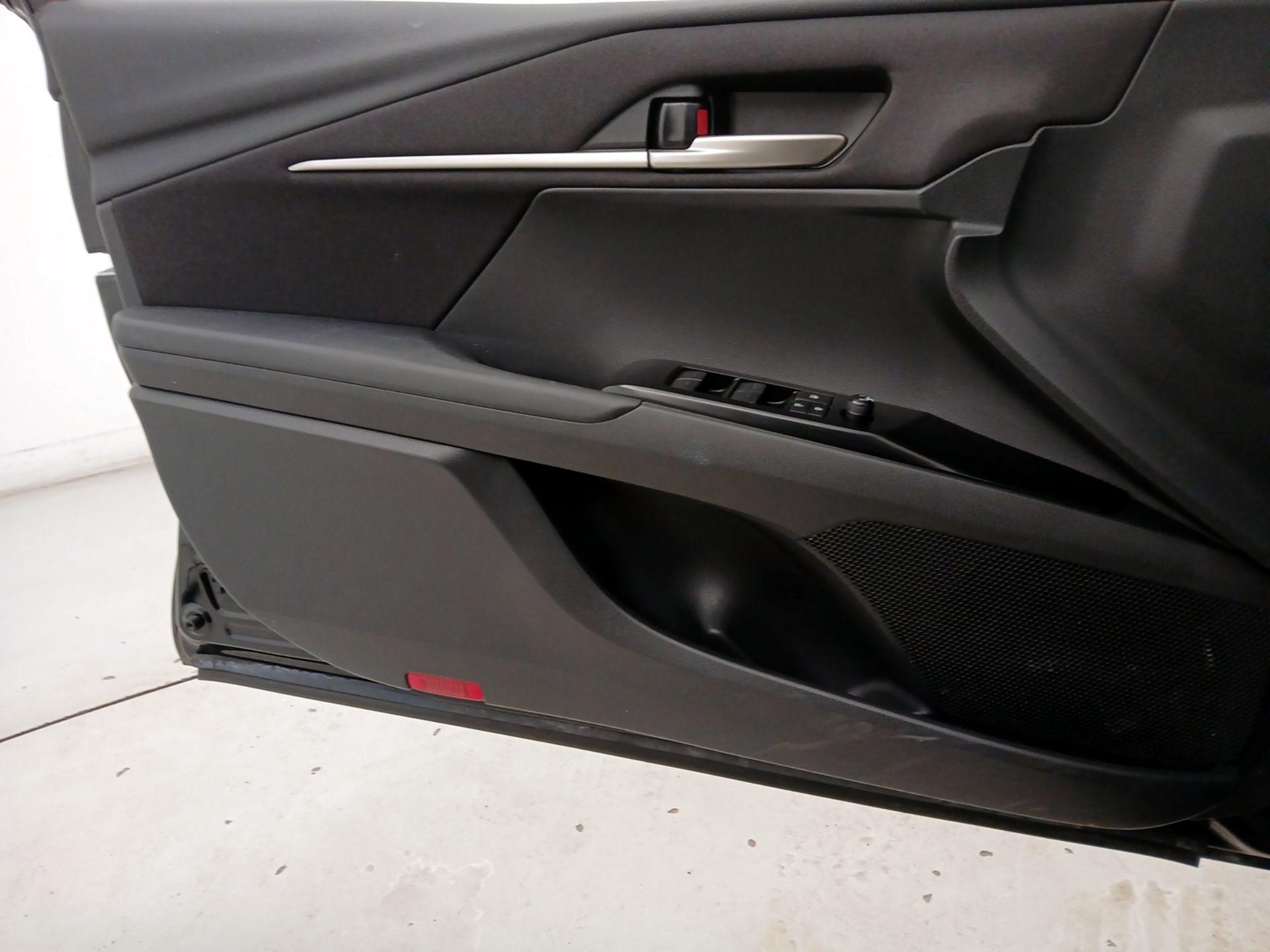 Thumbnail: 2025 Toyota Camry - 12